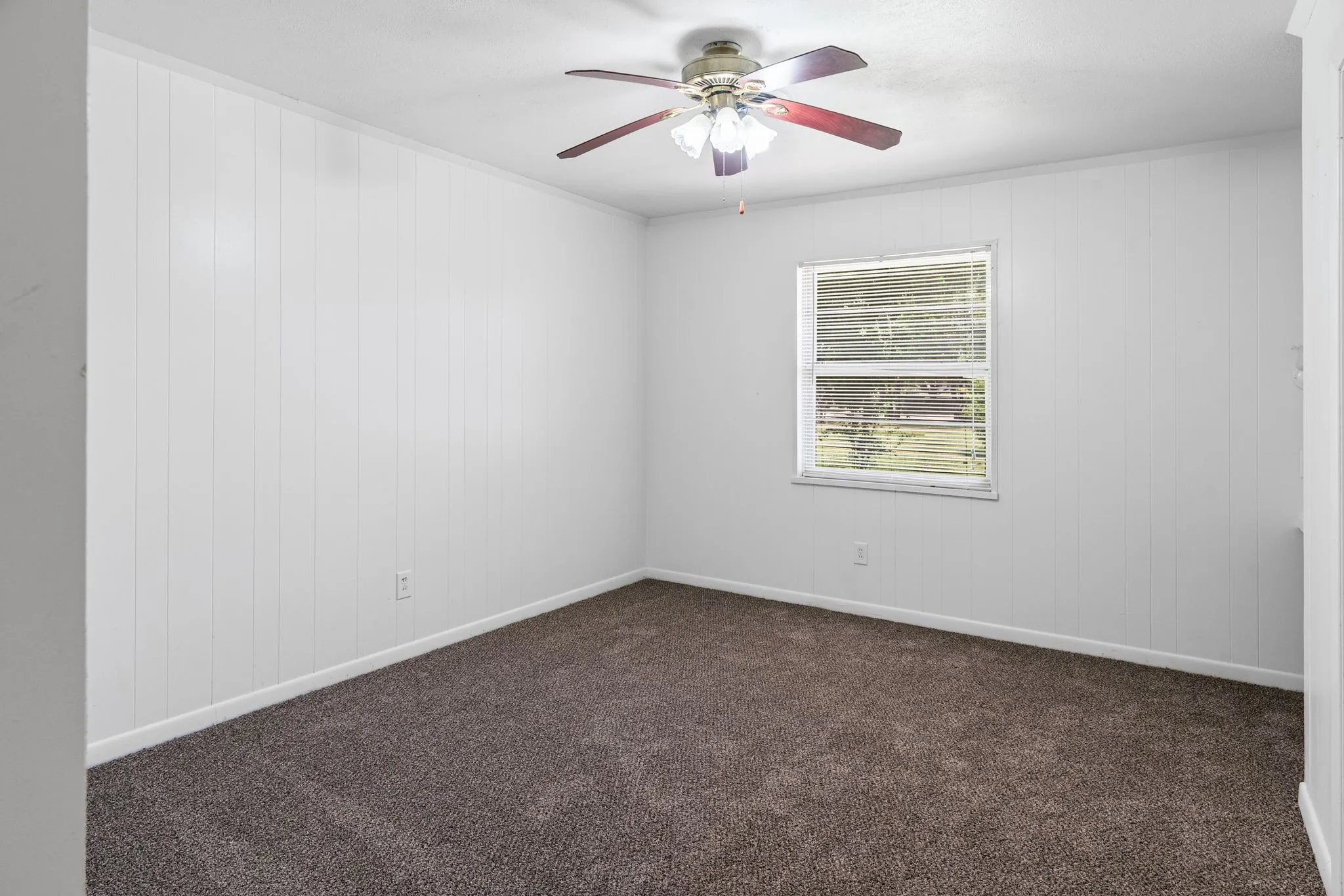 Single Family Residence For Rent in Hunt County , 3500 Nashville Avenue, Greenville, Texas 75402, 3 Bedroom, 2 Bathroom, 2 Garage spaces, 1,596 Sqft, built in 1963, mls#21340918, Real Estate Agent in Greenville, Homes For Rent in Hunt county, Homes For Rent in Greenville, Realtor in Greenville Texas, Real Estate Brokerage Independent Realty Texas, Luminita Cordes Realtor