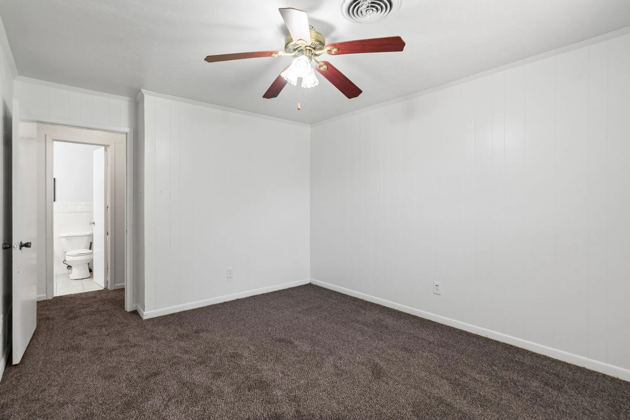 Single Family Residence For Rent in Hunt County , 3500 Nashville Avenue, Greenville, Texas 75402, 3 Bedroom, 2 Bathroom, 2 Garage spaces, 1,596 Sqft, built in 1963, mls#21340918, Real Estate Agent in Greenville, Homes For Rent in Hunt county, Homes For Rent in Greenville, Realtor in Greenville Texas, Real Estate Brokerage Independent Realty Texas, Luminita Cordes Realtor