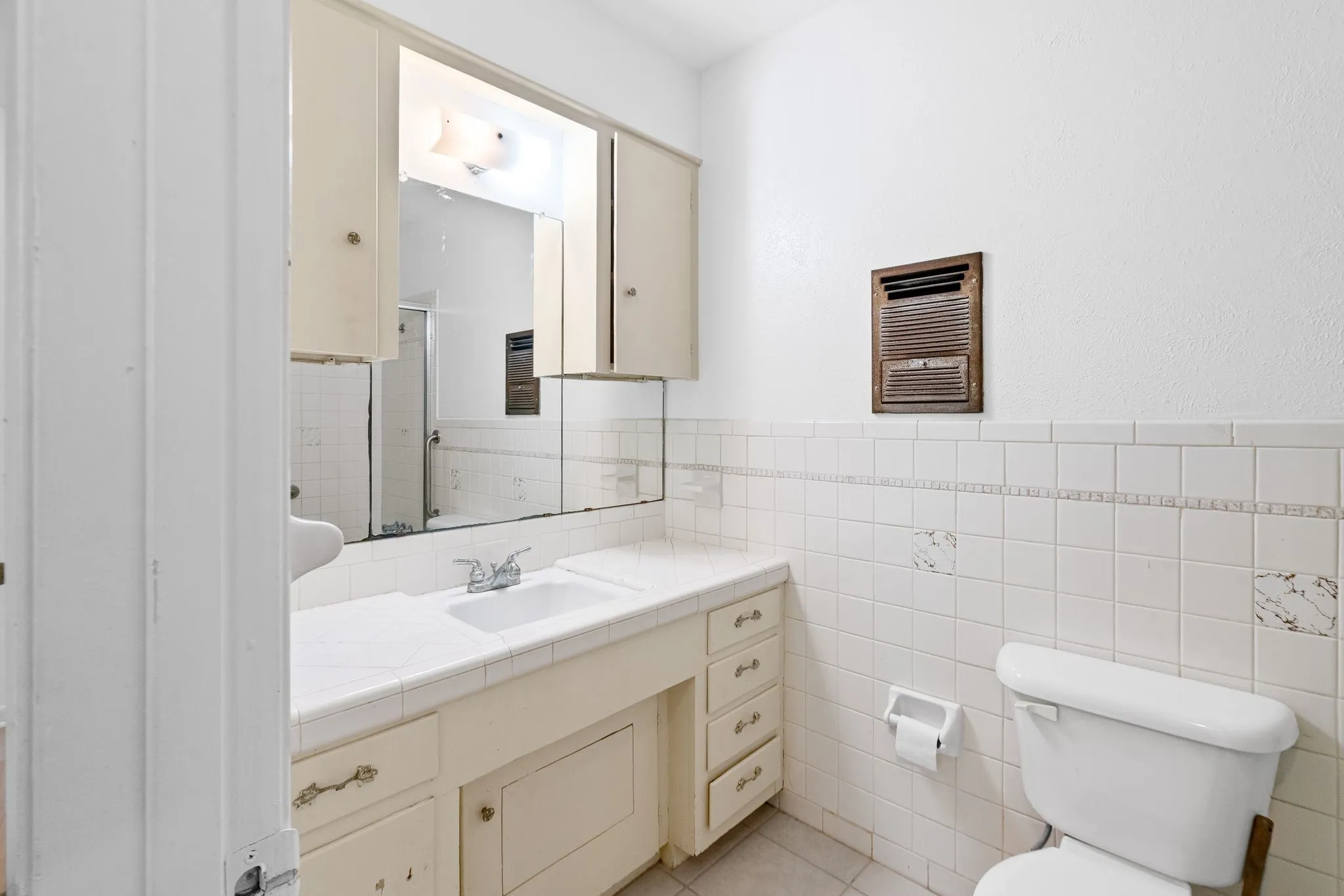 Single Family Residence For Rent in Hunt County , 3500 Nashville Avenue, Greenville, Texas 75402, 3 Bedroom, 2 Bathroom, 2 Garage spaces, 1,596 Sqft, built in 1963, mls#21340918, Real Estate Agent in Greenville, Homes For Rent in Hunt county, Homes For Rent in Greenville, Realtor in Greenville Texas, Real Estate Brokerage Independent Realty Texas, Luminita Cordes Realtor