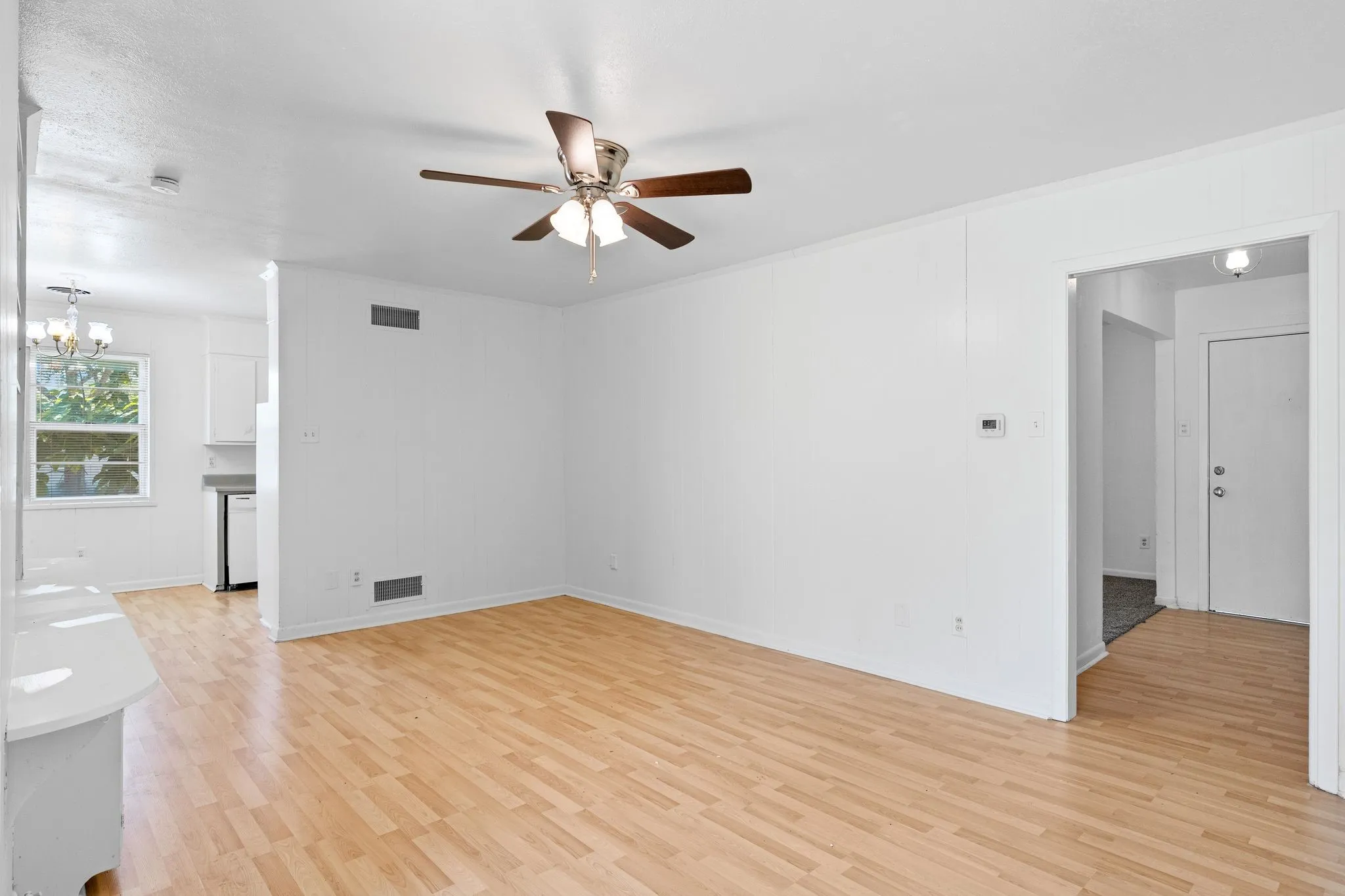 Single Family Residence For Rent in Hunt County , 3500 Nashville Avenue, Greenville, Texas 75402, 3 Bedroom, 2 Bathroom, 2 Garage spaces, 1,596 Sqft, built in 1963, mls#21340918, Real Estate Agent in Greenville, Homes For Rent in Hunt county, Homes For Rent in Greenville, Realtor in Greenville Texas, Real Estate Brokerage Independent Realty Texas, Luminita Cordes Realtor