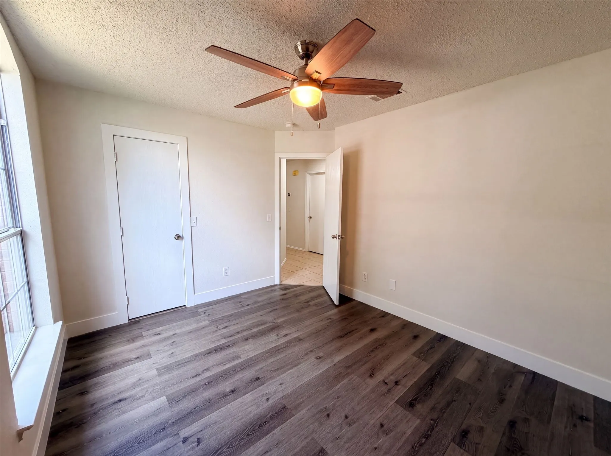 Single Family Residence For Sale in Collin County , 405 Kathy Lane, Wylie, Texas 75098, 3 Bedroom, 2 Bathroom, 2 Garage spaces, 1,503 Sqft, built in 1997, mls#21340922, Real Estate Agent in Wylie, Homes For Sale in Collin county, Homes For Sale in Wylie, Realtor in Wylie Texas, Real Estate Brokerage Independent Realty Texas, Luminita Cordes Realtor