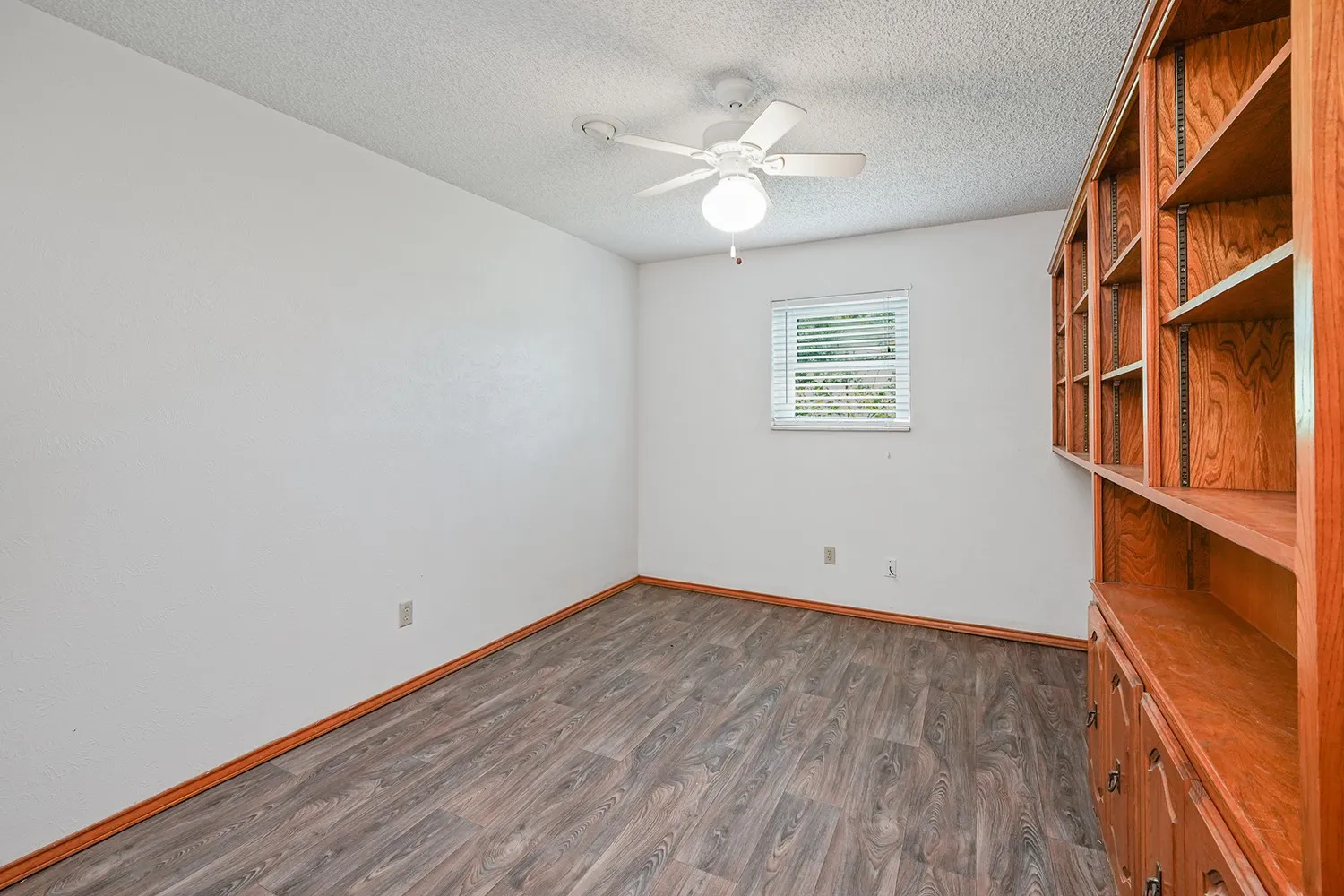Single Family Residence For Sale in Denton County , 3472 N Masch Branch Road, Denton, Texas 76207, 4 Bedroom, 3 Bathroom, 2 Garage spaces, 2,393 Sqft, built in 1983, mls#21340153, Real Estate Agent in Denton, Homes For Sale in Denton county, Homes For Sale in Denton, Realtor in Denton Texas, Real Estate Brokerage Independent Realty Texas, Luminita Cordes Realtor