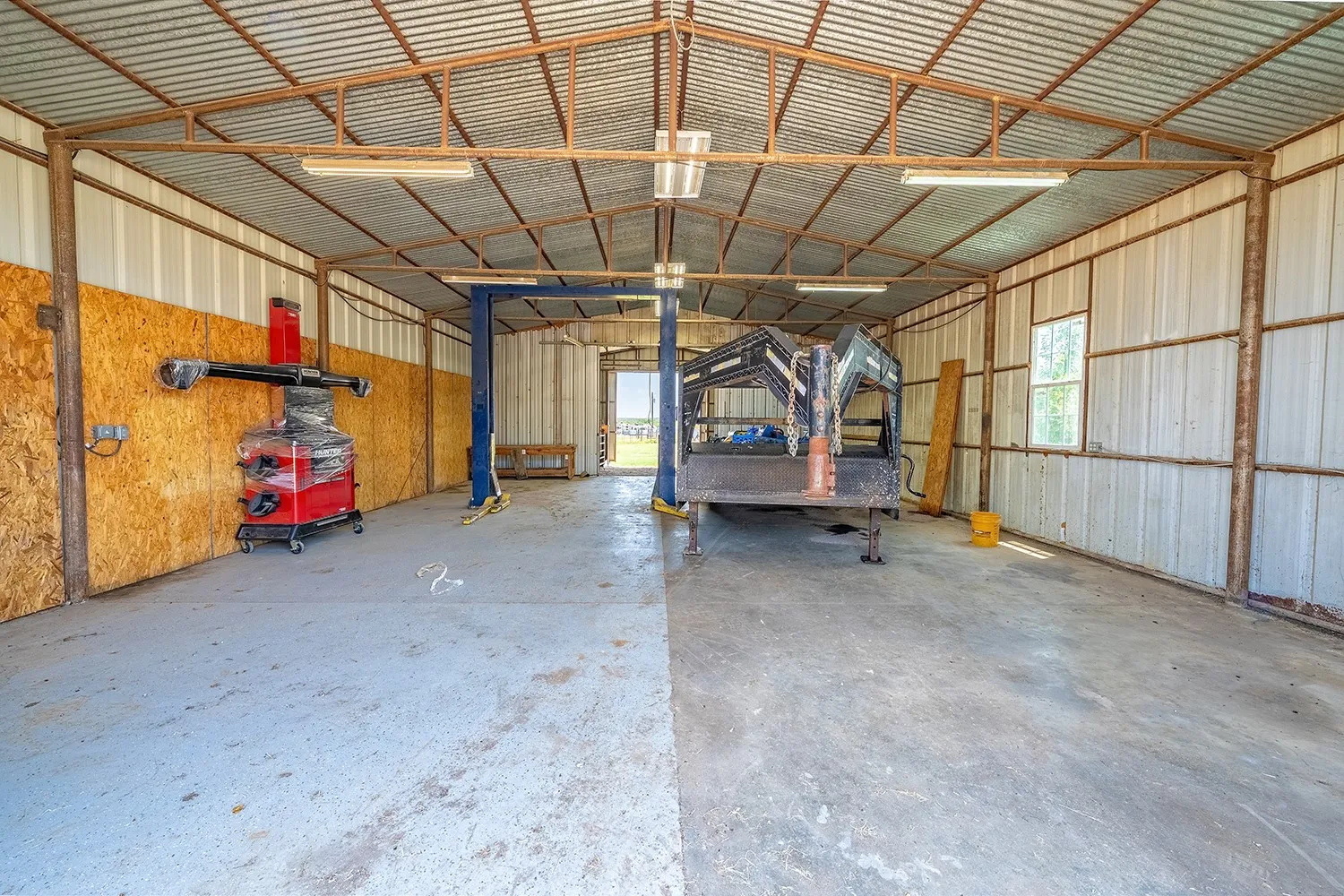 Single Family Residence For Sale in Denton County , 3472 N Masch Branch Road, Denton, Texas 76207, 4 Bedroom, 3 Bathroom, 2 Garage spaces, 2,393 Sqft, built in 1983, mls#21340153, Real Estate Agent in Denton, Homes For Sale in Denton county, Homes For Sale in Denton, Realtor in Denton Texas, Real Estate Brokerage Independent Realty Texas, Luminita Cordes Realtor