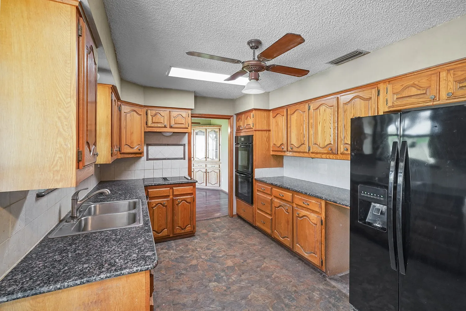 Single Family Residence For Sale in Denton County , 3472 N Masch Branch Road, Denton, Texas 76207, 4 Bedroom, 3 Bathroom, 2 Garage spaces, 2,393 Sqft, built in 1983, mls#21340153, Real Estate Agent in Denton, Homes For Sale in Denton county, Homes For Sale in Denton, Realtor in Denton Texas, Real Estate Brokerage Independent Realty Texas, Luminita Cordes Realtor