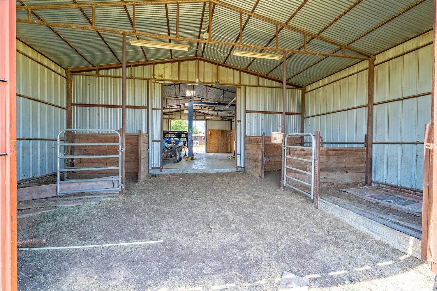 Single Family Residence For Sale in Denton County , 3472 N Masch Branch Road, Denton, Texas 76207, 4 Bedroom, 3 Bathroom, 2 Garage spaces, 2,393 Sqft, built in 1983, mls#21340153, Real Estate Agent in Denton, Homes For Sale in Denton county, Homes For Sale in Denton, Realtor in Denton Texas, Real Estate Brokerage Independent Realty Texas, Luminita Cordes Realtor