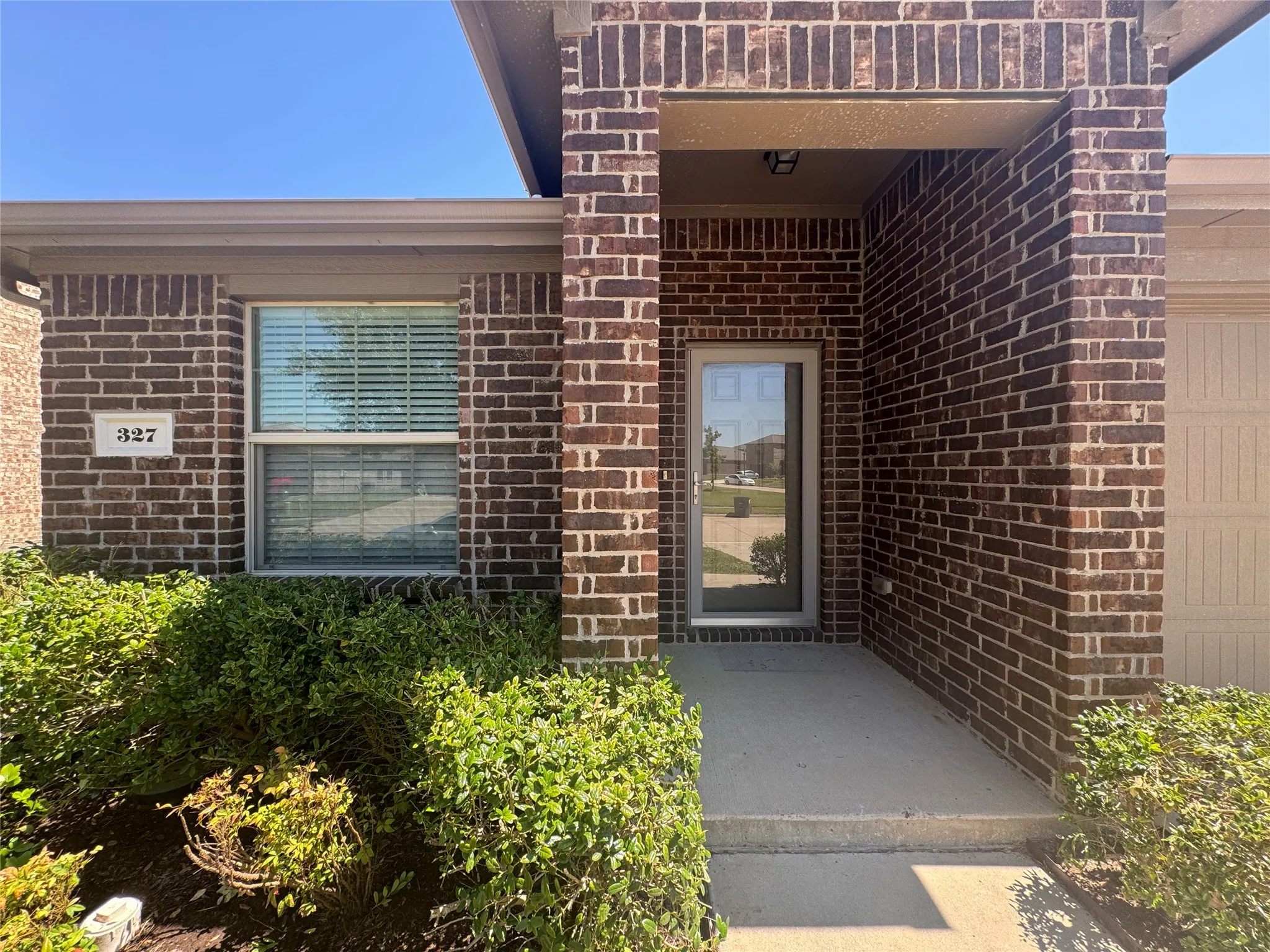 Single Family Residence For Rent in Collin County , 327 Elam Drive, Anna, Texas 75409, 4 Bedroom, 2 Bathroom, 2 Garage spaces, 1,712 Sqft, built in 2014, mls#21340923, Real Estate Agent in Anna, Homes For Rent in Collin county, Homes For Rent in Anna, Realtor in Anna Texas, Real Estate Brokerage Independent Realty Texas, Luminita Cordes Realtor