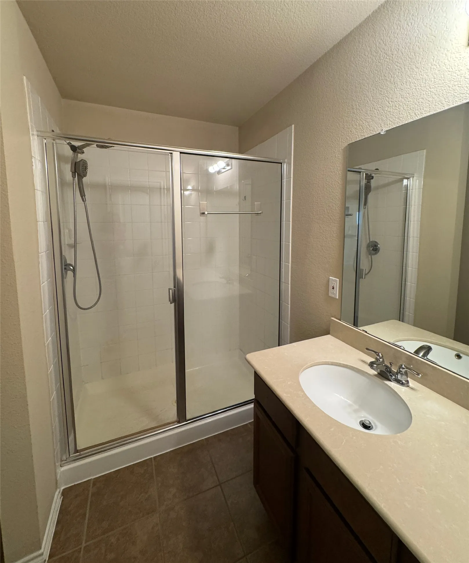 Single Family Residence For Rent in Collin County , 327 Elam Drive, Anna, Texas 75409, 4 Bedroom, 2 Bathroom, 2 Garage spaces, 1,712 Sqft, built in 2014, mls#21340923, Real Estate Agent in Anna, Homes For Rent in Collin county, Homes For Rent in Anna, Realtor in Anna Texas, Real Estate Brokerage Independent Realty Texas, Luminita Cordes Realtor