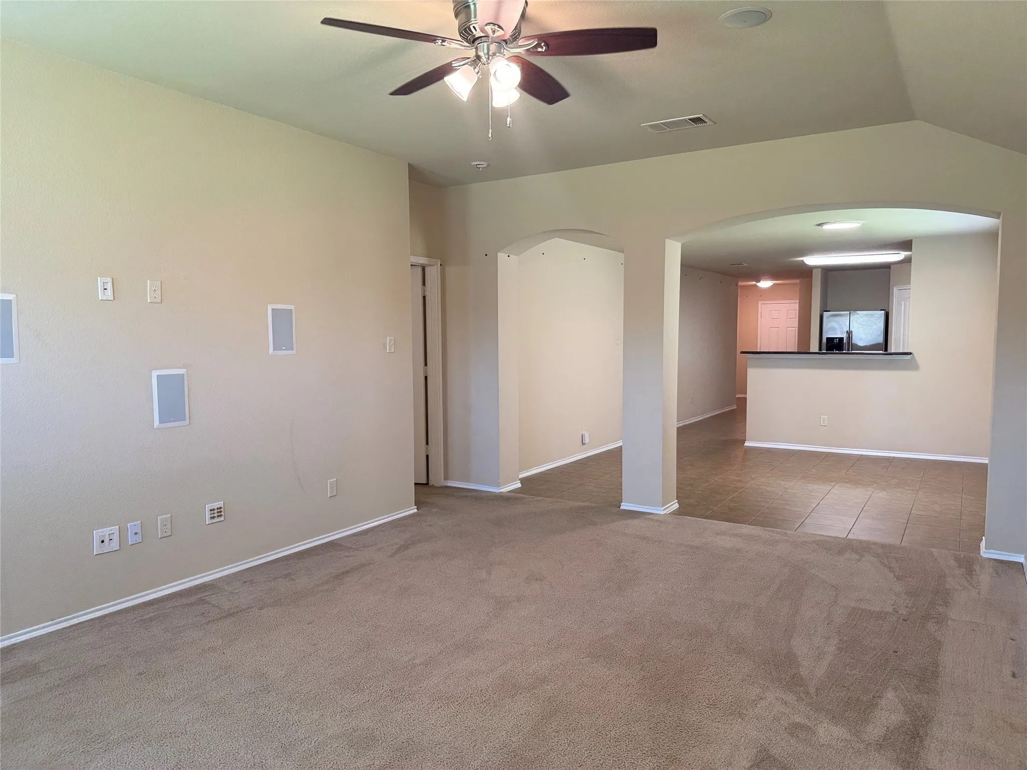 Single Family Residence For Rent in Collin County , 327 Elam Drive, Anna, Texas 75409, 4 Bedroom, 2 Bathroom, 2 Garage spaces, 1,712 Sqft, built in 2014, mls#21340923, Real Estate Agent in Anna, Homes For Rent in Collin county, Homes For Rent in Anna, Realtor in Anna Texas, Real Estate Brokerage Independent Realty Texas, Luminita Cordes Realtor