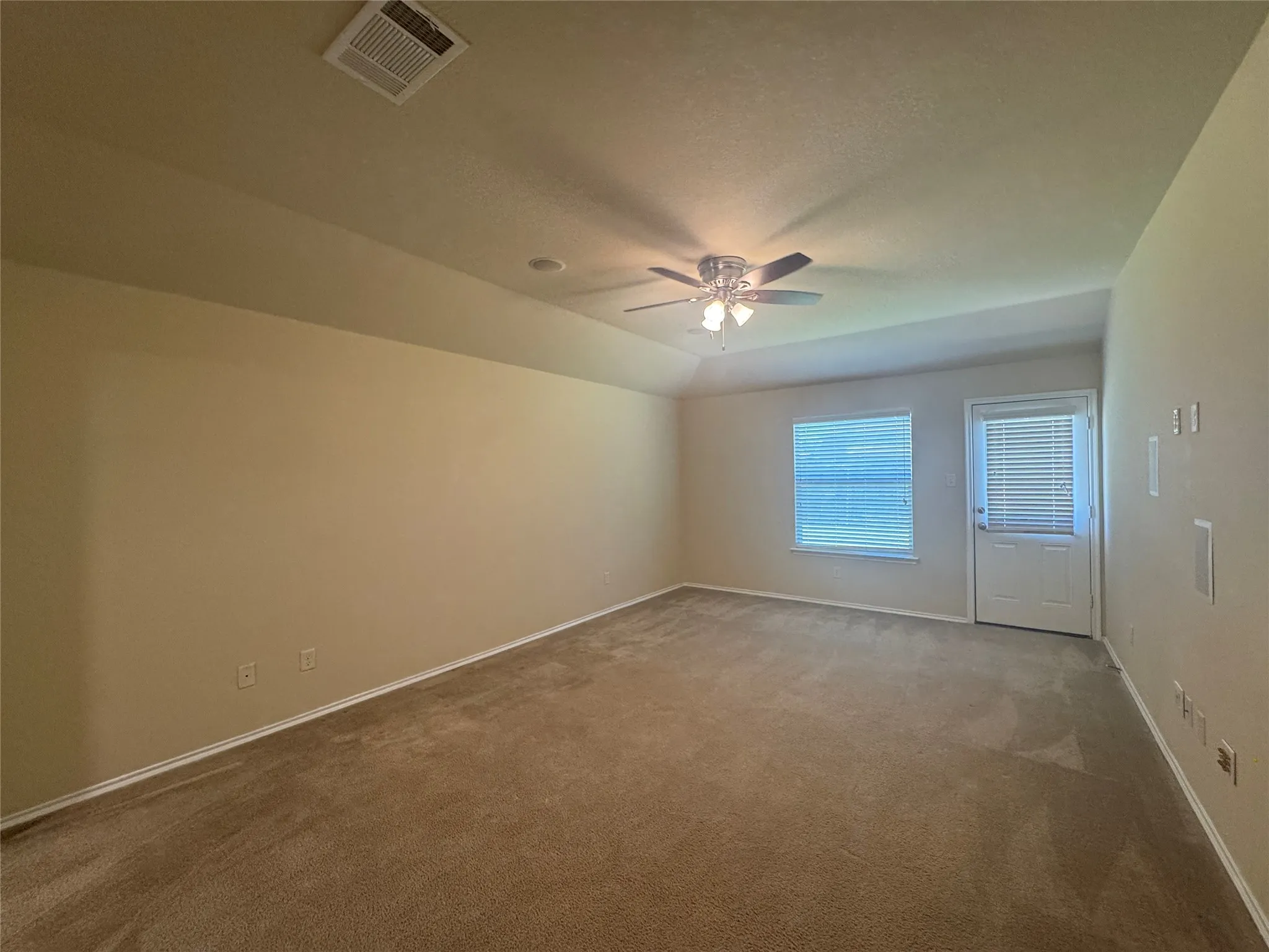 Single Family Residence For Rent in Collin County , 327 Elam Drive, Anna, Texas 75409, 4 Bedroom, 2 Bathroom, 2 Garage spaces, 1,712 Sqft, built in 2014, mls#21340923, Real Estate Agent in Anna, Homes For Rent in Collin county, Homes For Rent in Anna, Realtor in Anna Texas, Real Estate Brokerage Independent Realty Texas, Luminita Cordes Realtor