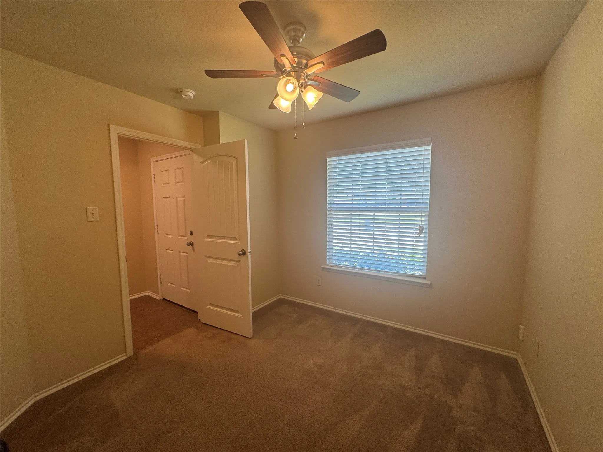 Single Family Residence For Rent in Collin County , 327 Elam Drive, Anna, Texas 75409, 4 Bedroom, 2 Bathroom, 2 Garage spaces, 1,712 Sqft, built in 2014, mls#21340923, Real Estate Agent in Anna, Homes For Rent in Collin county, Homes For Rent in Anna, Realtor in Anna Texas, Real Estate Brokerage Independent Realty Texas, Luminita Cordes Realtor