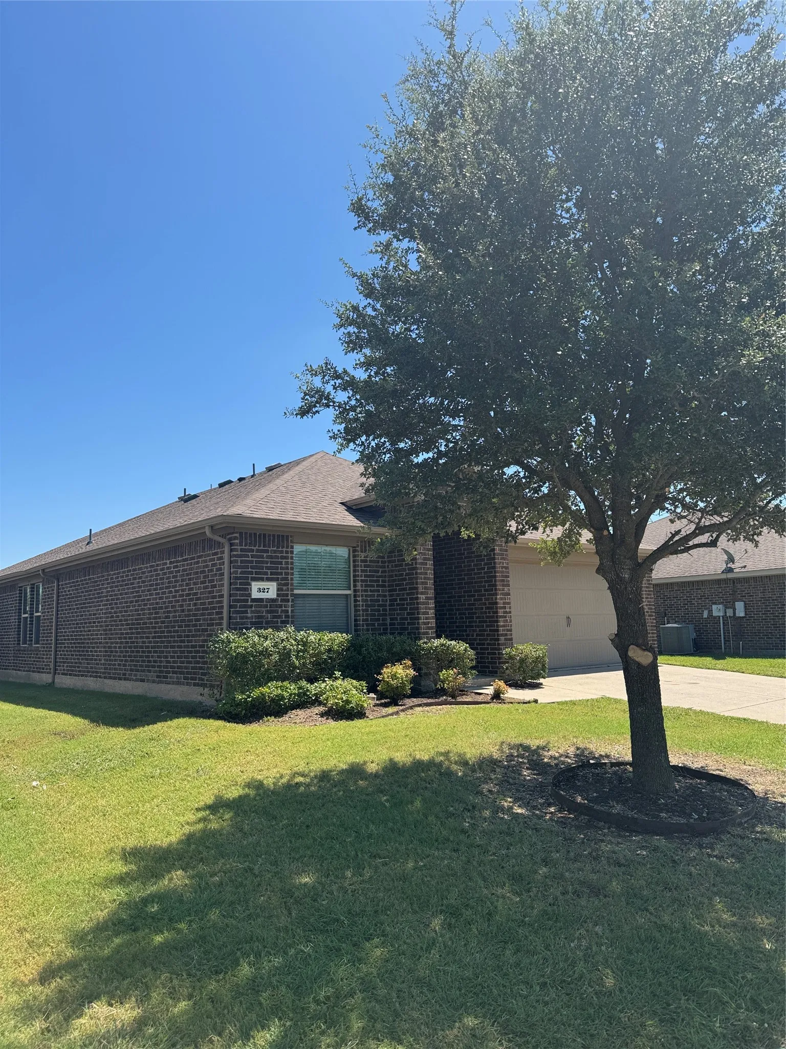 Single Family Residence For Rent in Collin County , 327 Elam Drive, Anna, Texas 75409, 4 Bedroom, 2 Bathroom, 2 Garage spaces, 1,712 Sqft, built in 2014, mls#21340923, Real Estate Agent in Anna, Homes For Rent in Collin county, Homes For Rent in Anna, Realtor in Anna Texas, Real Estate Brokerage Independent Realty Texas, Luminita Cordes Realtor