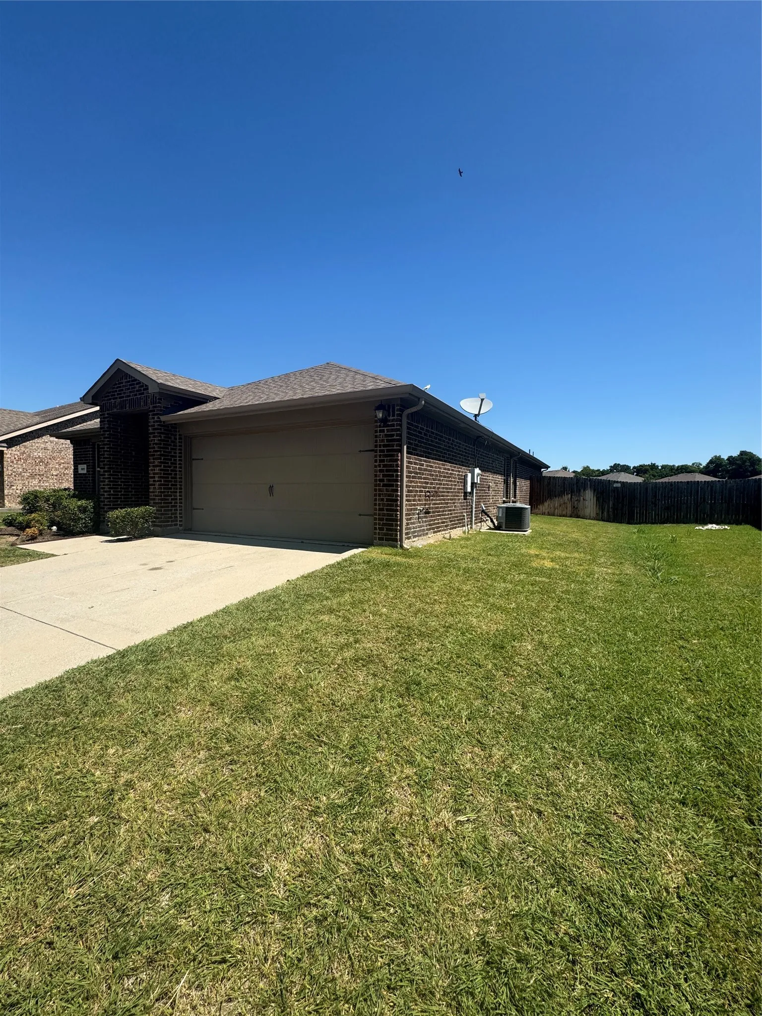 Single Family Residence For Rent in Collin County , 327 Elam Drive, Anna, Texas 75409, 4 Bedroom, 2 Bathroom, 2 Garage spaces, 1,712 Sqft, built in 2014, mls#21340923, Real Estate Agent in Anna, Homes For Rent in Collin county, Homes For Rent in Anna, Realtor in Anna Texas, Real Estate Brokerage Independent Realty Texas, Luminita Cordes Realtor