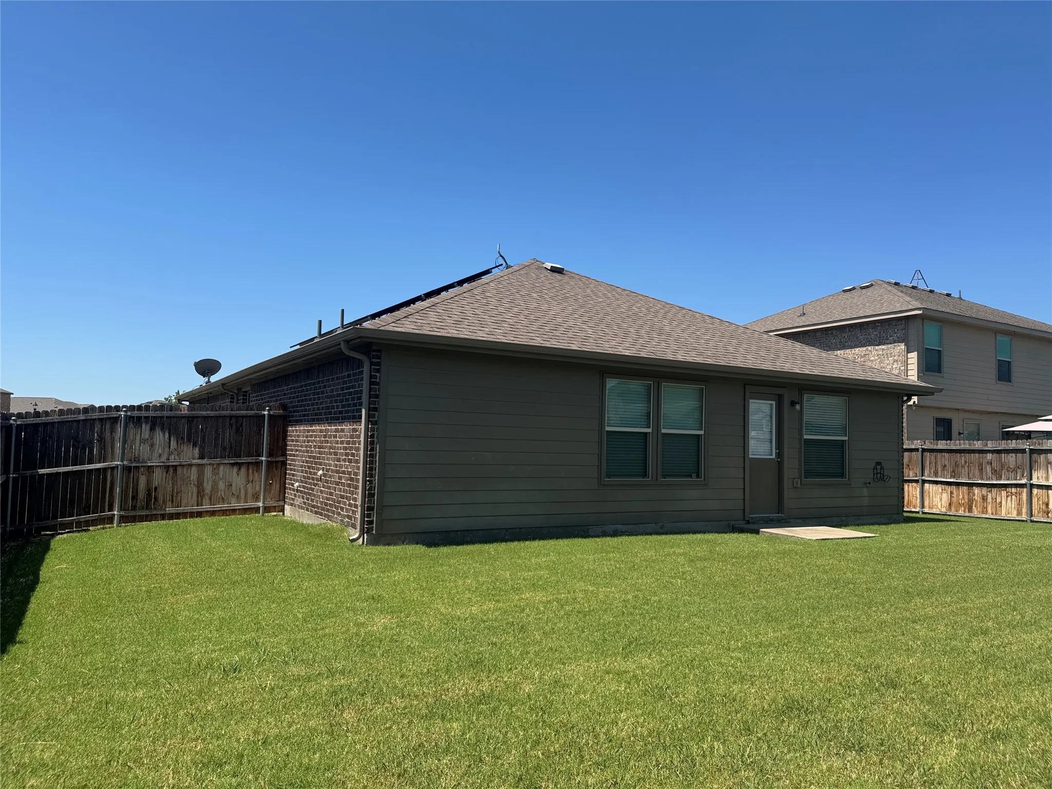 Single Family Residence For Rent in Collin County , 327 Elam Drive, Anna, Texas 75409, 4 Bedroom, 2 Bathroom, 2 Garage spaces, 1,712 Sqft, built in 2014, mls#21340923, Real Estate Agent in Anna, Homes For Rent in Collin county, Homes For Rent in Anna, Realtor in Anna Texas, Real Estate Brokerage Independent Realty Texas, Luminita Cordes Realtor