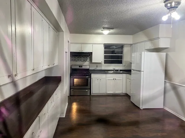 Single Family Residence For Rent in Dallas County , 3610 Matador Drive, Garland, Texas 75042, 4 Bedroom, 2 Bathroom, 2 Garage spaces, 1,806 Sqft, built in 1967, mls#21340908, Real Estate Agent in Garland, Homes For Rent in Dallas county, Homes For Rent in Garland, Realtor in Garland Texas, Real Estate Brokerage Independent Realty Texas, Luminita Cordes Realtor