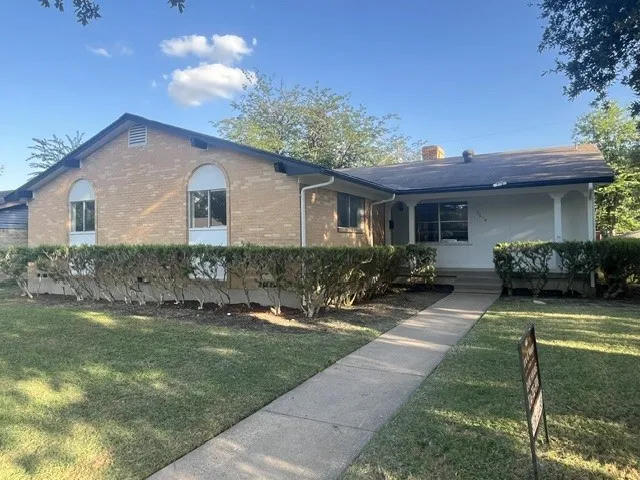 Single Family Residence For Rent in Dallas County , 3610 Matador Drive, Garland, Texas 75042, 4 Bedroom, 2 Bathroom, 2 Garage spaces, 1,806 Sqft, built in 1967, mls#21340908, Real Estate Agent in Garland, Homes For Rent in Dallas county, Homes For Rent in Garland, Realtor in Garland Texas, Real Estate Brokerage Independent Realty Texas, Luminita Cordes Realtor