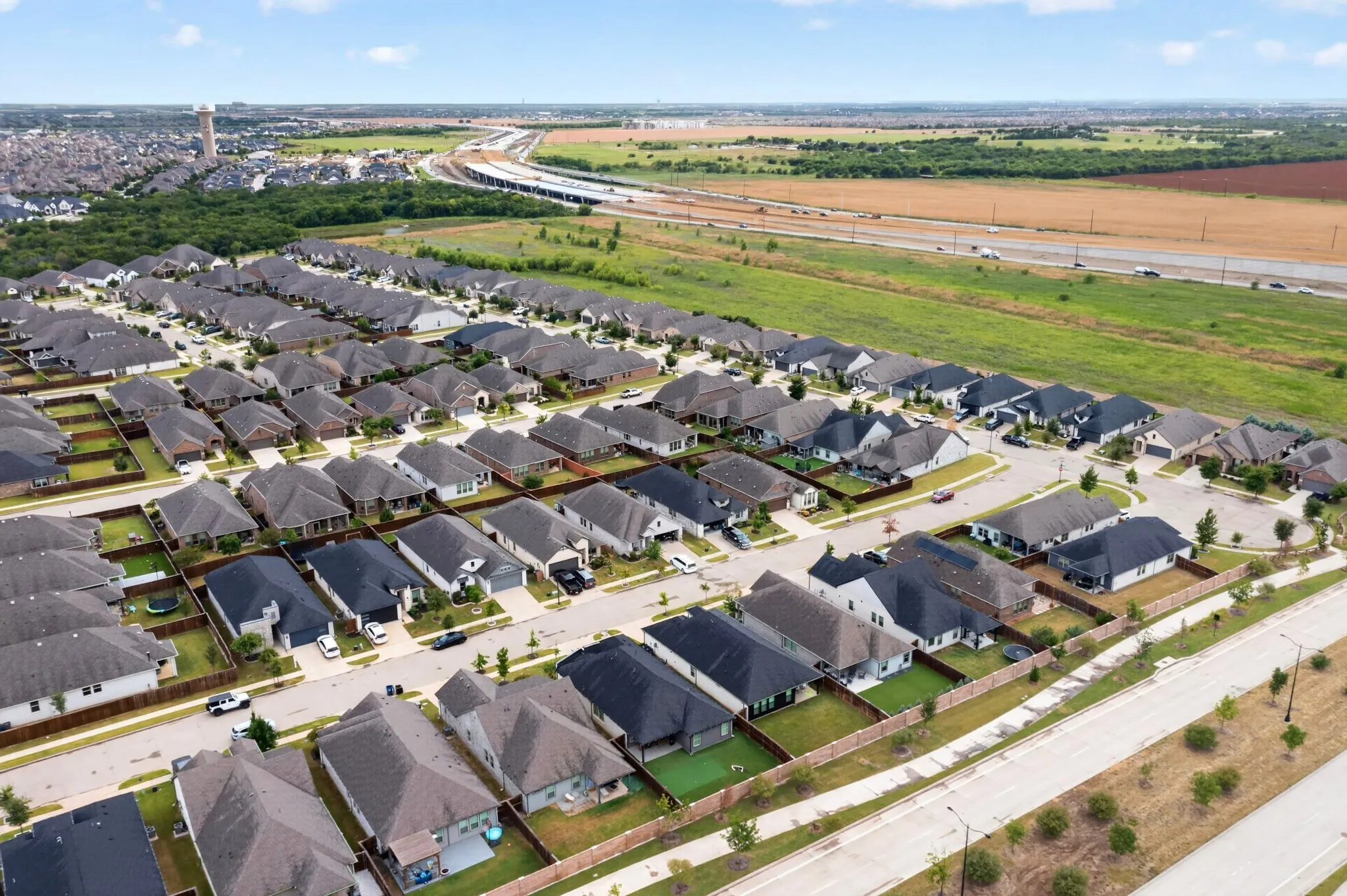 Single Family Residence For Sale in Collin County , 1635 Sweetwater Way, Celina, Texas 75009, 2 Bedroom, 2 Bathroom, 2 Garage spaces, 1,865 Sqft, built in 2020, mls#21340262, Real Estate Agent in Celina, Homes For Sale in Collin county, Homes For Sale in Celina, Realtor in Celina Texas, Real Estate Brokerage Independent Realty Texas, Luminita Cordes Realtor
