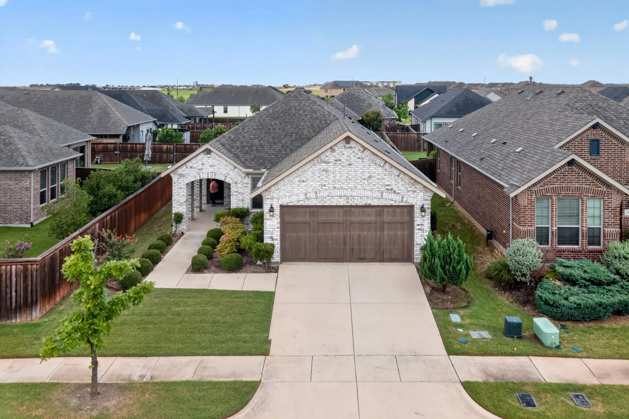Single Family Residence For Sale in Collin County , 1635 Sweetwater Way, Celina, Texas 75009, 2 Bedroom, 2 Bathroom, 2 Garage spaces, 1,865 Sqft, built in 2020, mls#21340262, Real Estate Agent in Celina, Homes For Sale in Collin county, Homes For Sale in Celina, Realtor in Celina Texas, Real Estate Brokerage Independent Realty Texas, Luminita Cordes Realtor