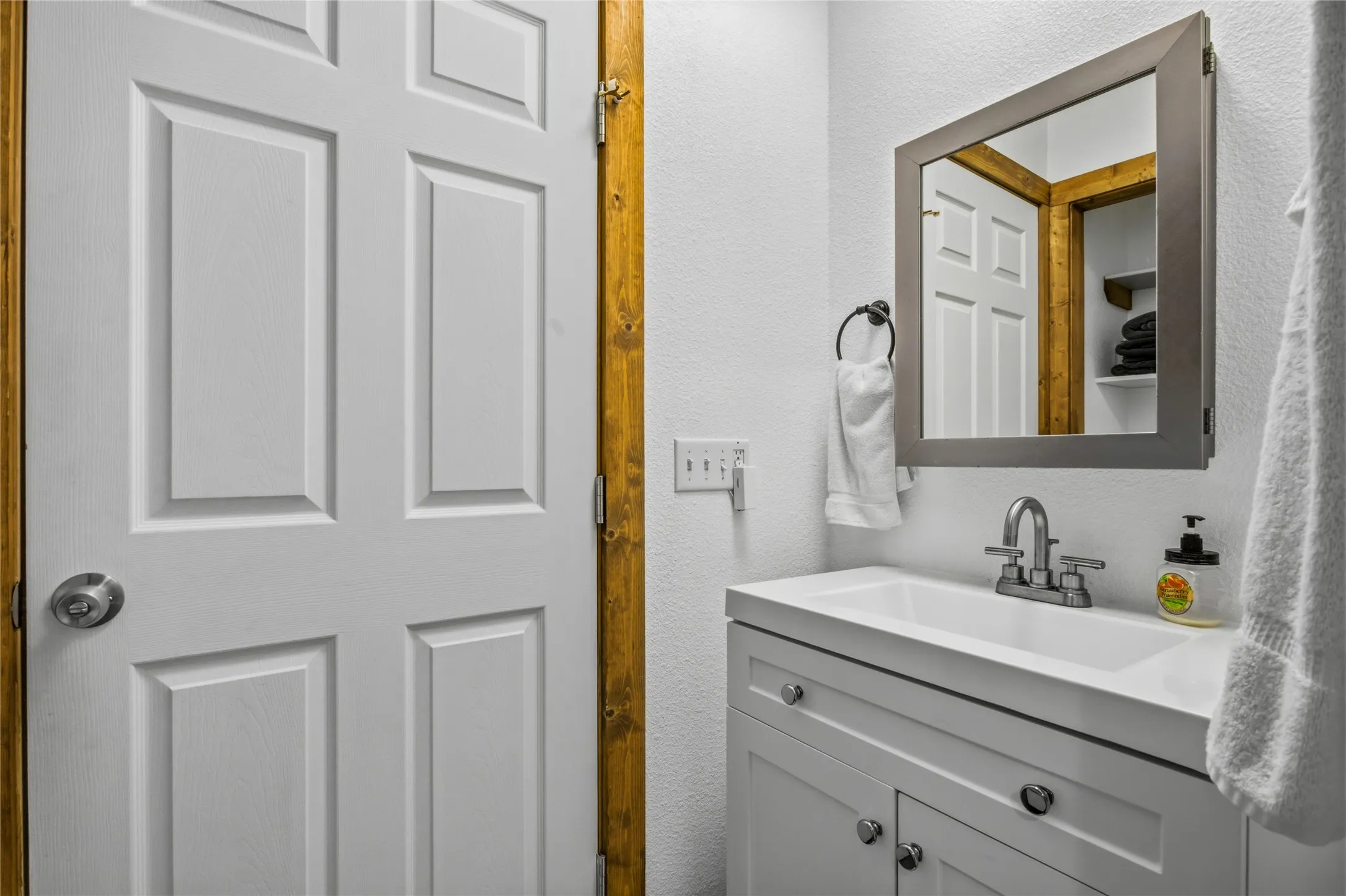 2nd Bathroom