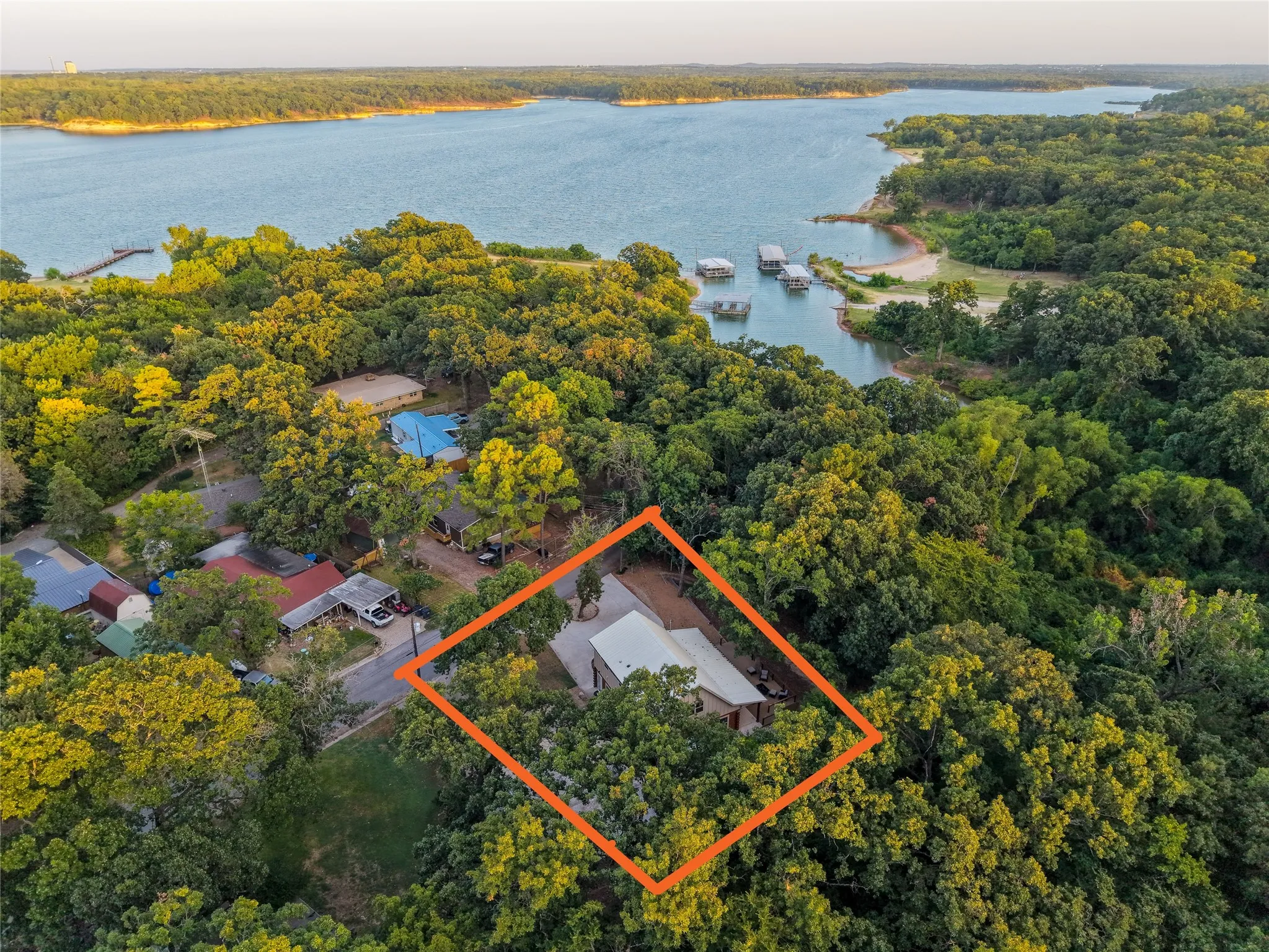 Single Family Residence For Sale in Grayson County , 227 Shoreline Road, Pottsboro, Texas 75076, 3 Bedroom, 2 Bathroom, Garage spaces, 1,726 Sqft, built in 2020, mls#21340758, Real Estate Agent in Pottsboro, Homes For Sale in Grayson county, Homes For Sale in Pottsboro, Realtor in Pottsboro Texas, Real Estate Brokerage Independent Realty Texas, Luminita Cordes Realtor