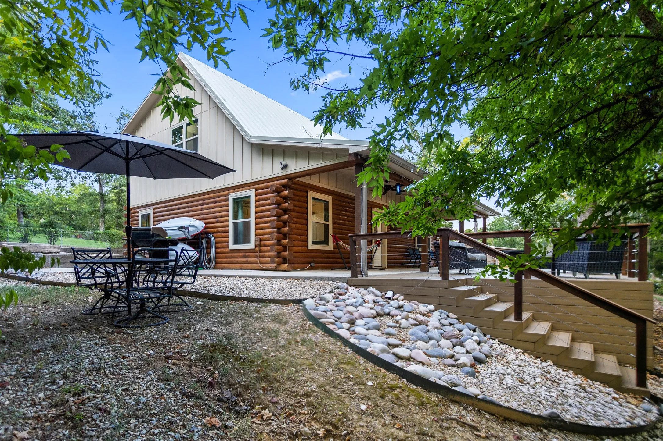 Single Family Residence For Sale in Grayson County , 227 Shoreline Road, Pottsboro, Texas 75076, 3 Bedroom, 2 Bathroom, Garage spaces, 1,726 Sqft, built in 2020, mls#21340758, Real Estate Agent in Pottsboro, Homes For Sale in Grayson county, Homes For Sale in Pottsboro, Realtor in Pottsboro Texas, Real Estate Brokerage Independent Realty Texas, Luminita Cordes Realtor