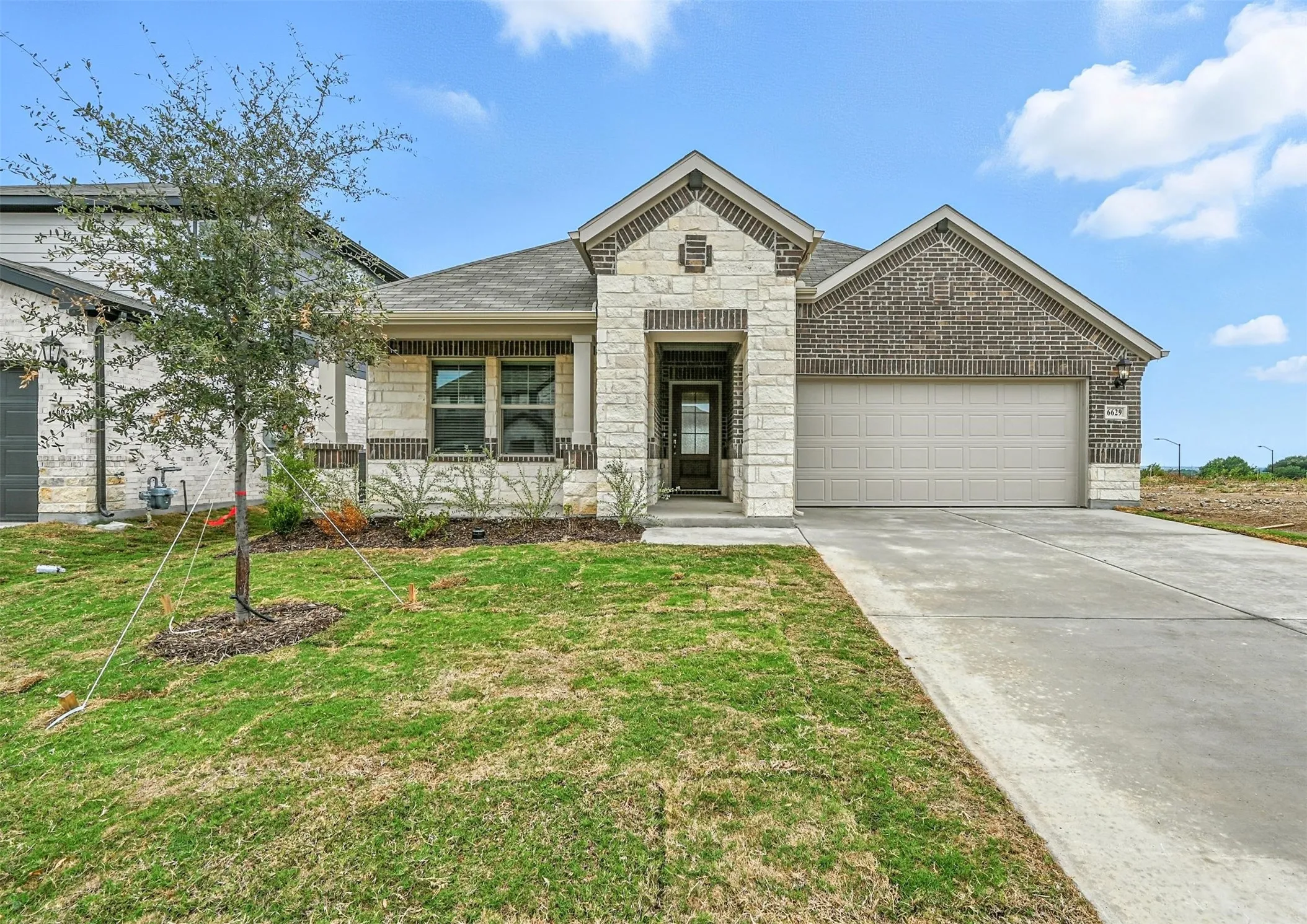 Single Family Residence For Rent in Tarrant County , 6629 Coyote Valley Trail, Fort Worth, Texas 76036, 3 Bedroom, 2 Bathroom, 2 Garage spaces, 1,659 Sqft, built in 2025, mls#21340934, Real Estate Agent in Fort Worth, Homes For Rent in Tarrant county, Homes For Rent in Fort Worth, Realtor in Fort Worth Texas, Real Estate Brokerage Independent Realty Texas, Luminita Cordes Realtor