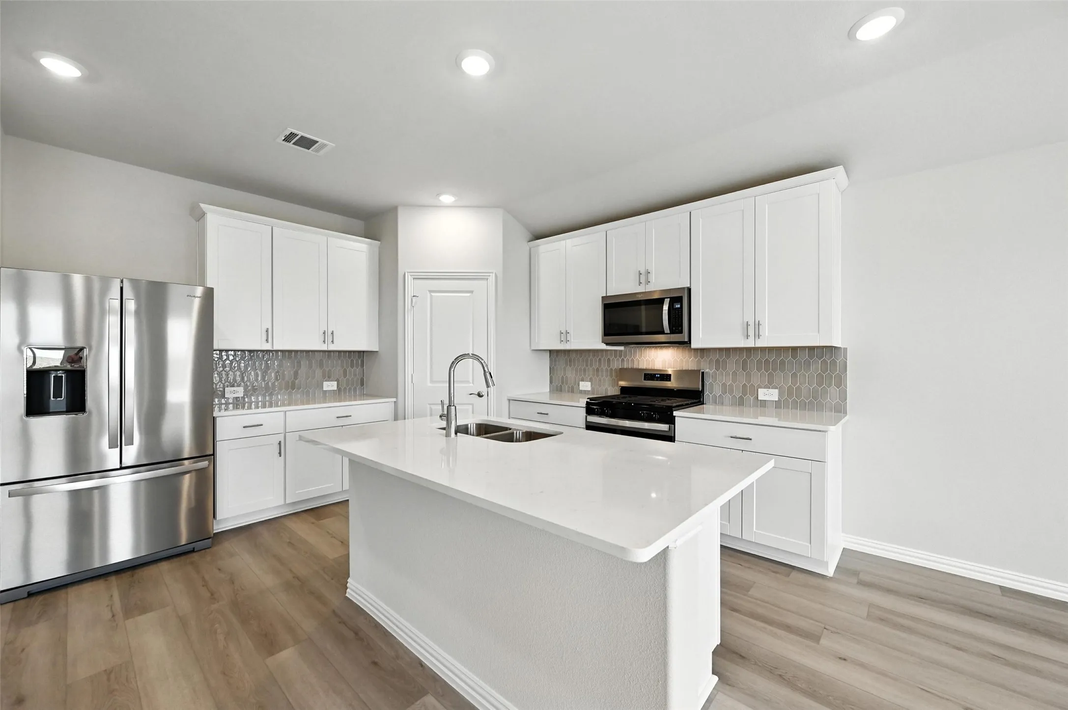 Single Family Residence For Rent in Tarrant County , 6629 Coyote Valley Trail, Fort Worth, Texas 76036, 3 Bedroom, 2 Bathroom, 2 Garage spaces, 1,659 Sqft, built in 2025, mls#21340934, Real Estate Agent in Fort Worth, Homes For Rent in Tarrant county, Homes For Rent in Fort Worth, Realtor in Fort Worth Texas, Real Estate Brokerage Independent Realty Texas, Luminita Cordes Realtor