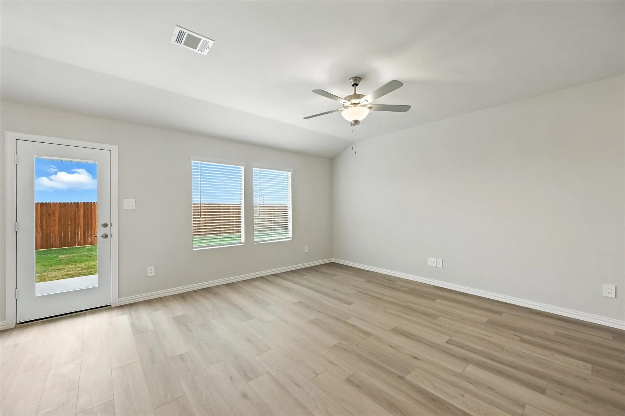 Single Family Residence For Rent in Tarrant County , 6629 Coyote Valley Trail, Fort Worth, Texas 76036, 3 Bedroom, 2 Bathroom, 2 Garage spaces, 1,659 Sqft, built in 2025, mls#21340934, Real Estate Agent in Fort Worth, Homes For Rent in Tarrant county, Homes For Rent in Fort Worth, Realtor in Fort Worth Texas, Real Estate Brokerage Independent Realty Texas, Luminita Cordes Realtor