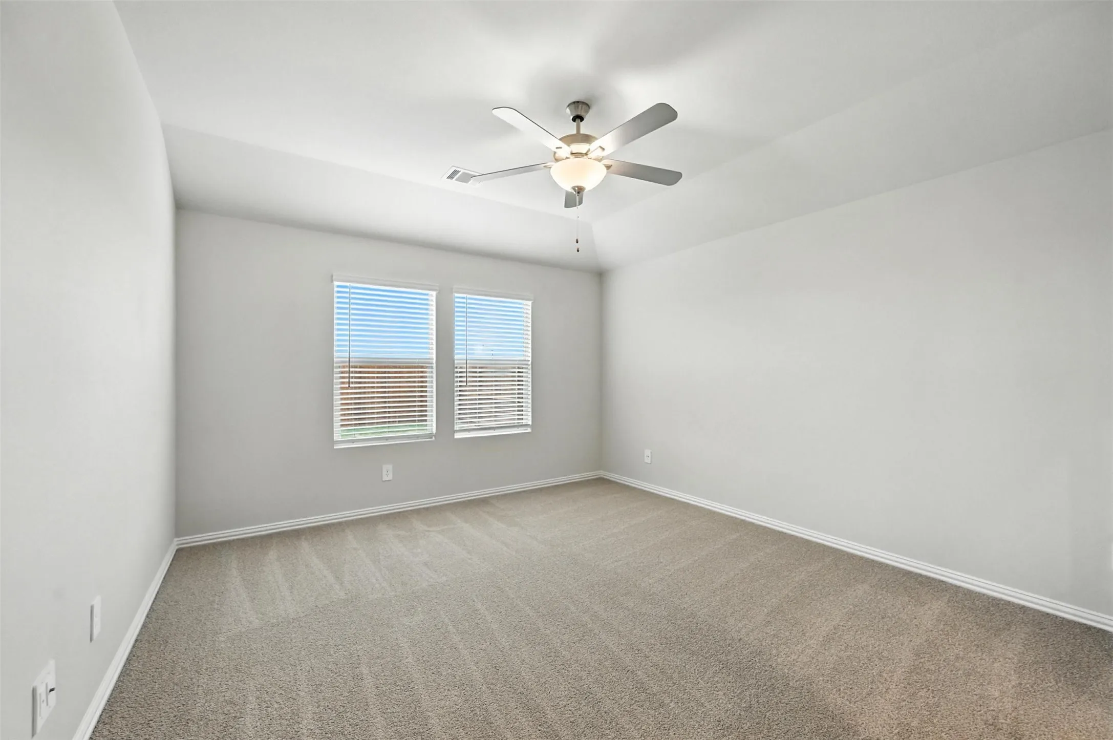 Single Family Residence For Rent in Tarrant County , 6629 Coyote Valley Trail, Fort Worth, Texas 76036, 3 Bedroom, 2 Bathroom, 2 Garage spaces, 1,659 Sqft, built in 2025, mls#21340934, Real Estate Agent in Fort Worth, Homes For Rent in Tarrant county, Homes For Rent in Fort Worth, Realtor in Fort Worth Texas, Real Estate Brokerage Independent Realty Texas, Luminita Cordes Realtor