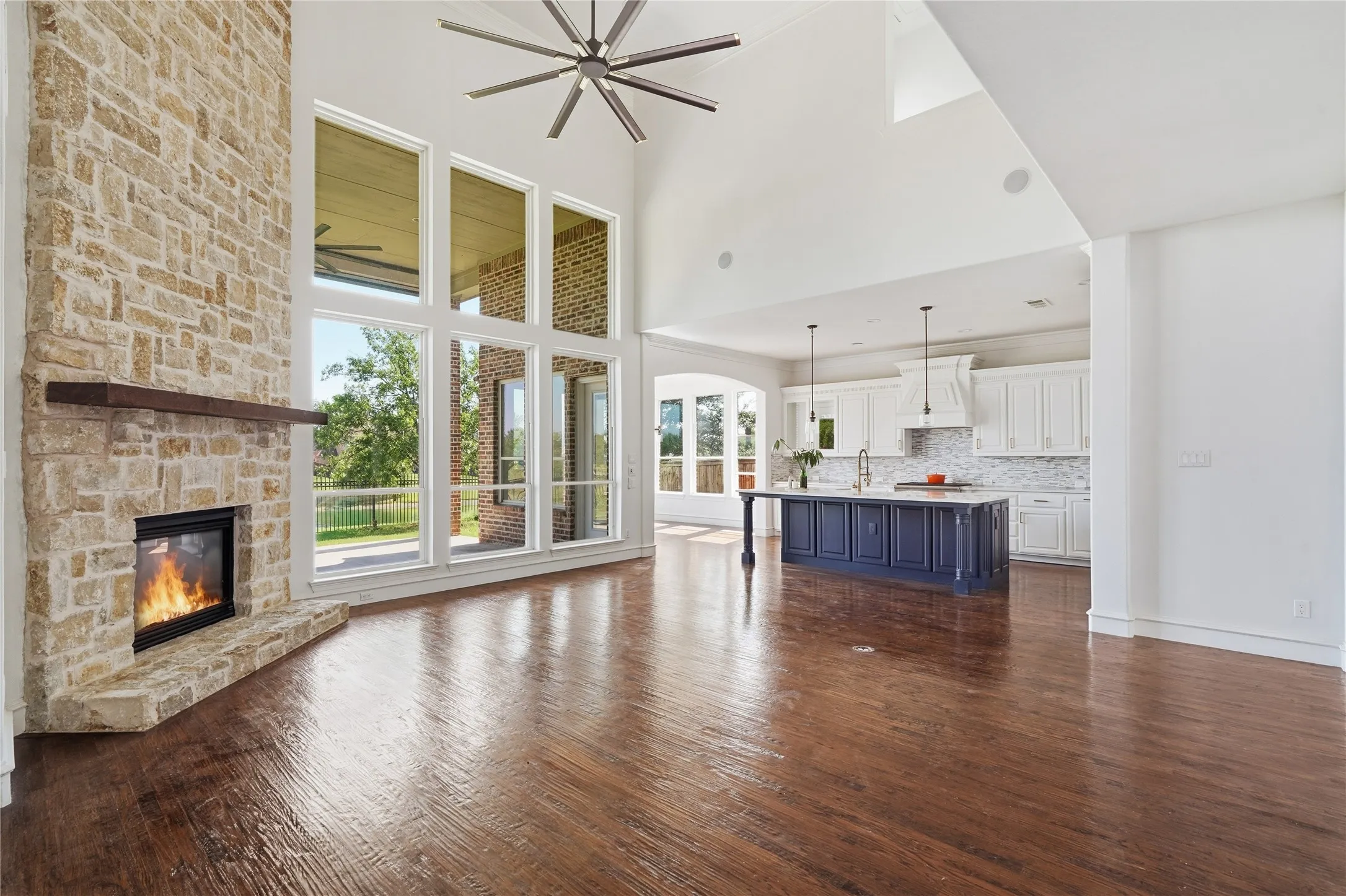 Single Family Residence For Sale in Denton County , 3313 Lochside, The Colony, Texas 75056, 5 Bedroom, 6 Bathroom, 3 Garage spaces, 5,142 Sqft, built in 2008, mls#21330746, Real Estate Agent in The Colony, Homes For Sale in Denton county, Homes For Sale in The Colony, Realtor in The Colony Texas, Real Estate Brokerage Independent Realty Texas, Luminita Cordes Realtor