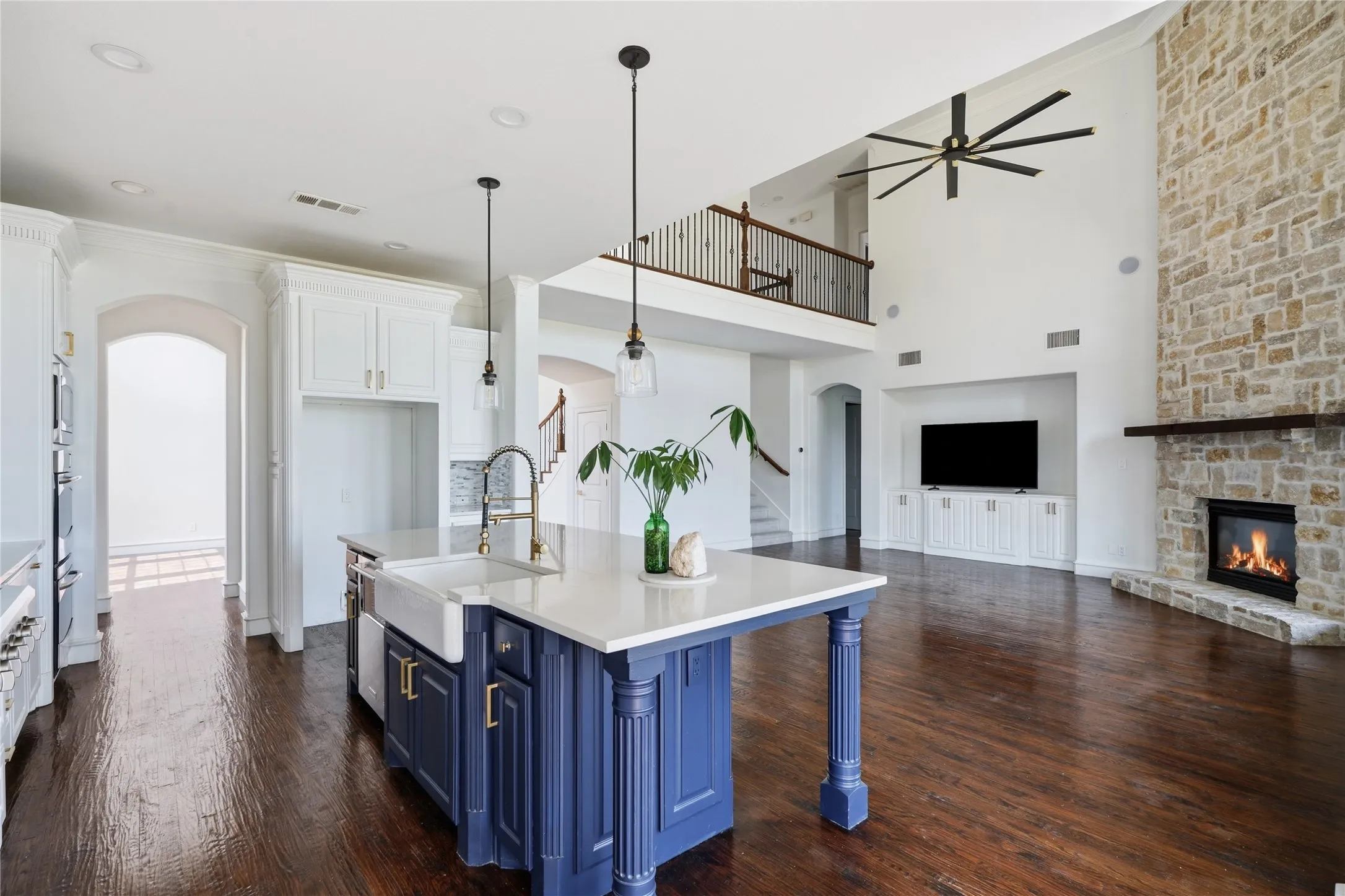 Single Family Residence For Sale in Denton County , 3313 Lochside, The Colony, Texas 75056, 5 Bedroom, 6 Bathroom, 3 Garage spaces, 5,142 Sqft, built in 2008, mls#21330746, Real Estate Agent in The Colony, Homes For Sale in Denton county, Homes For Sale in The Colony, Realtor in The Colony Texas, Real Estate Brokerage Independent Realty Texas, Luminita Cordes Realtor