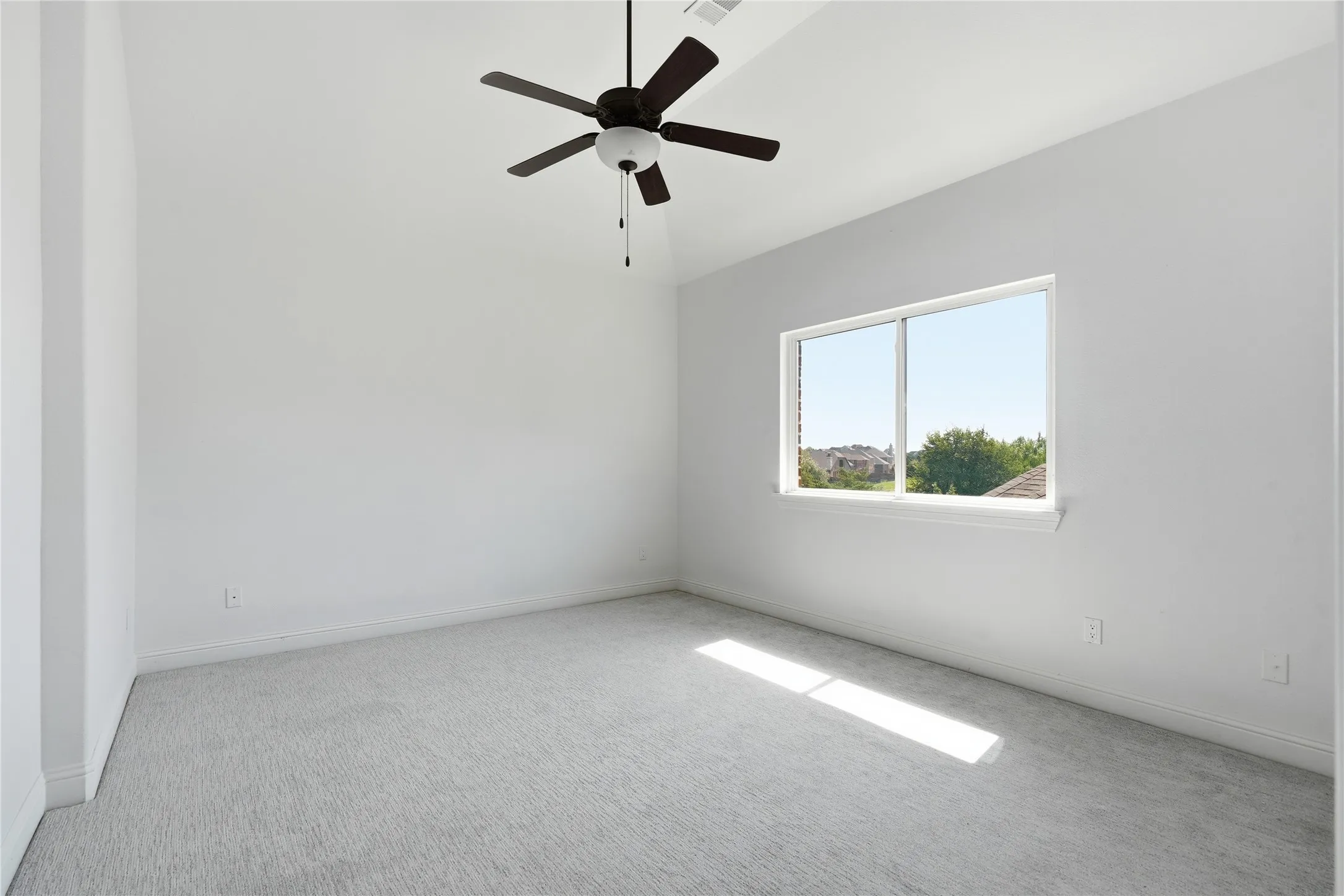 Single Family Residence For Sale in Denton County , 3313 Lochside, The Colony, Texas 75056, 5 Bedroom, 6 Bathroom, 3 Garage spaces, 5,142 Sqft, built in 2008, mls#21330746, Real Estate Agent in The Colony, Homes For Sale in Denton county, Homes For Sale in The Colony, Realtor in The Colony Texas, Real Estate Brokerage Independent Realty Texas, Luminita Cordes Realtor