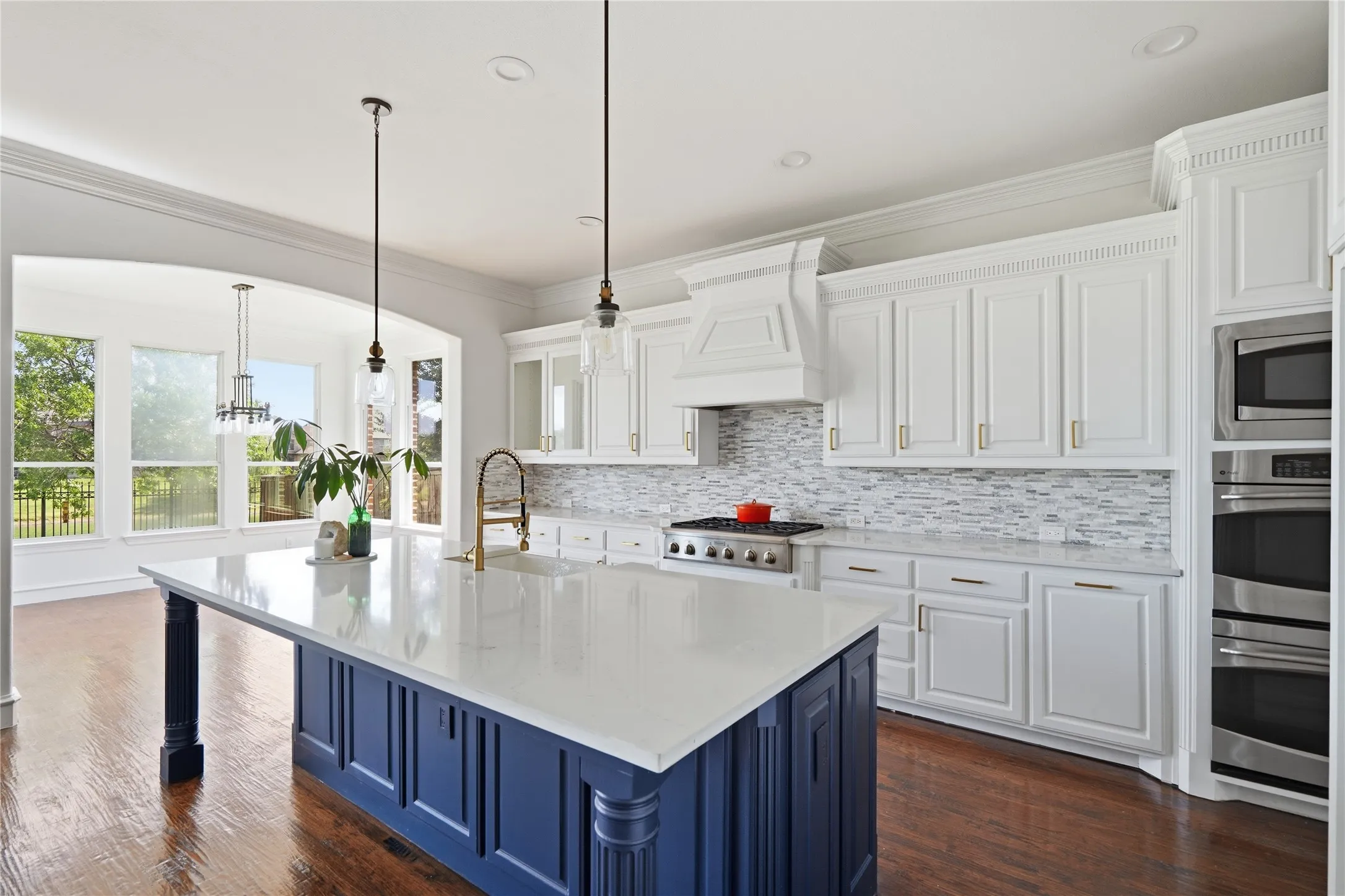 Single Family Residence For Sale in Denton County , 3313 Lochside, The Colony, Texas 75056, 5 Bedroom, 6 Bathroom, 3 Garage spaces, 5,142 Sqft, built in 2008, mls#21330746, Real Estate Agent in The Colony, Homes For Sale in Denton county, Homes For Sale in The Colony, Realtor in The Colony Texas, Real Estate Brokerage Independent Realty Texas, Luminita Cordes Realtor