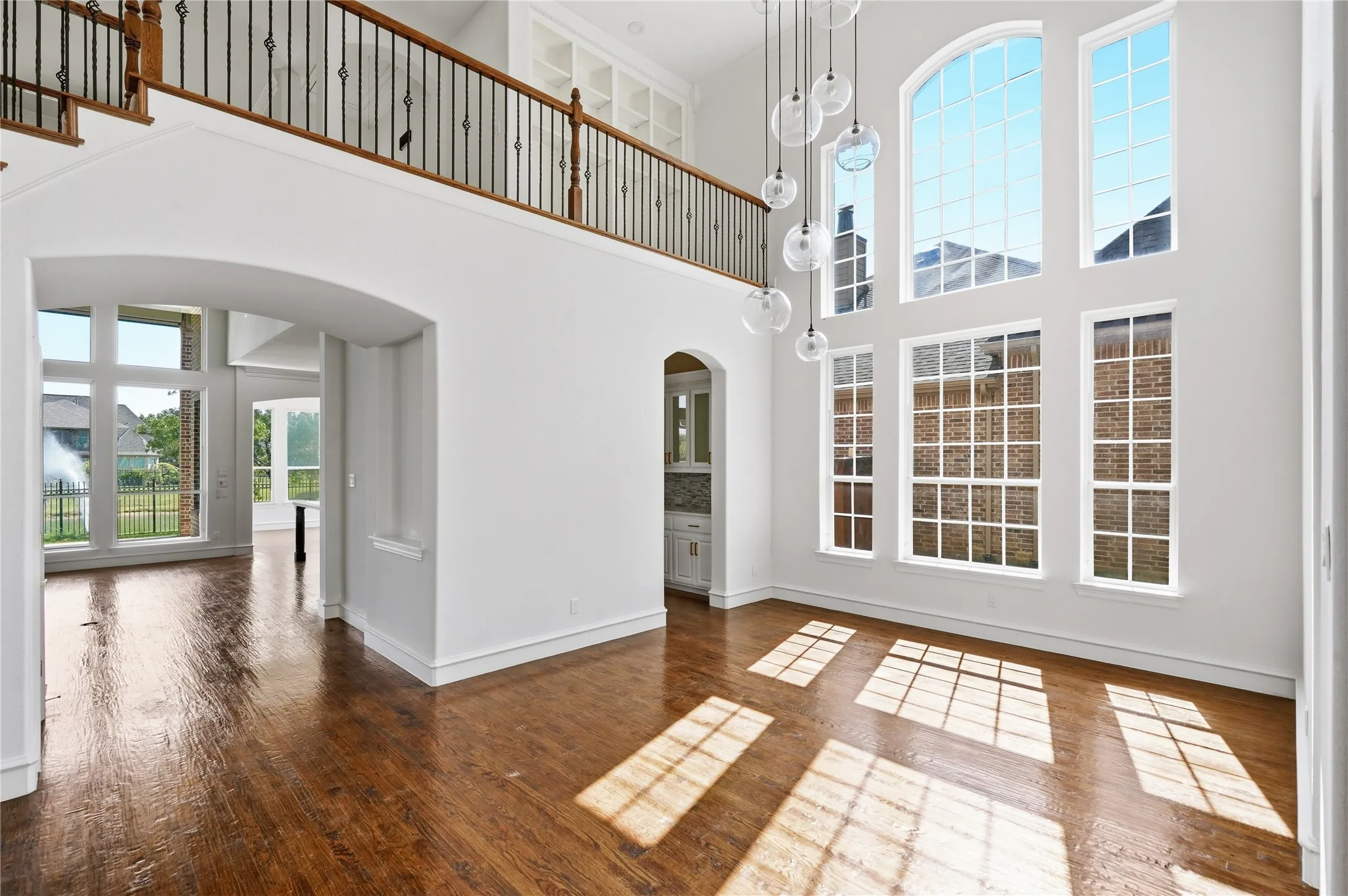 Single Family Residence For Sale in Denton County , 3313 Lochside, The Colony, Texas 75056, 5 Bedroom, 6 Bathroom, 3 Garage spaces, 5,142 Sqft, built in 2008, mls#21330746, Real Estate Agent in The Colony, Homes For Sale in Denton county, Homes For Sale in The Colony, Realtor in The Colony Texas, Real Estate Brokerage Independent Realty Texas, Luminita Cordes Realtor