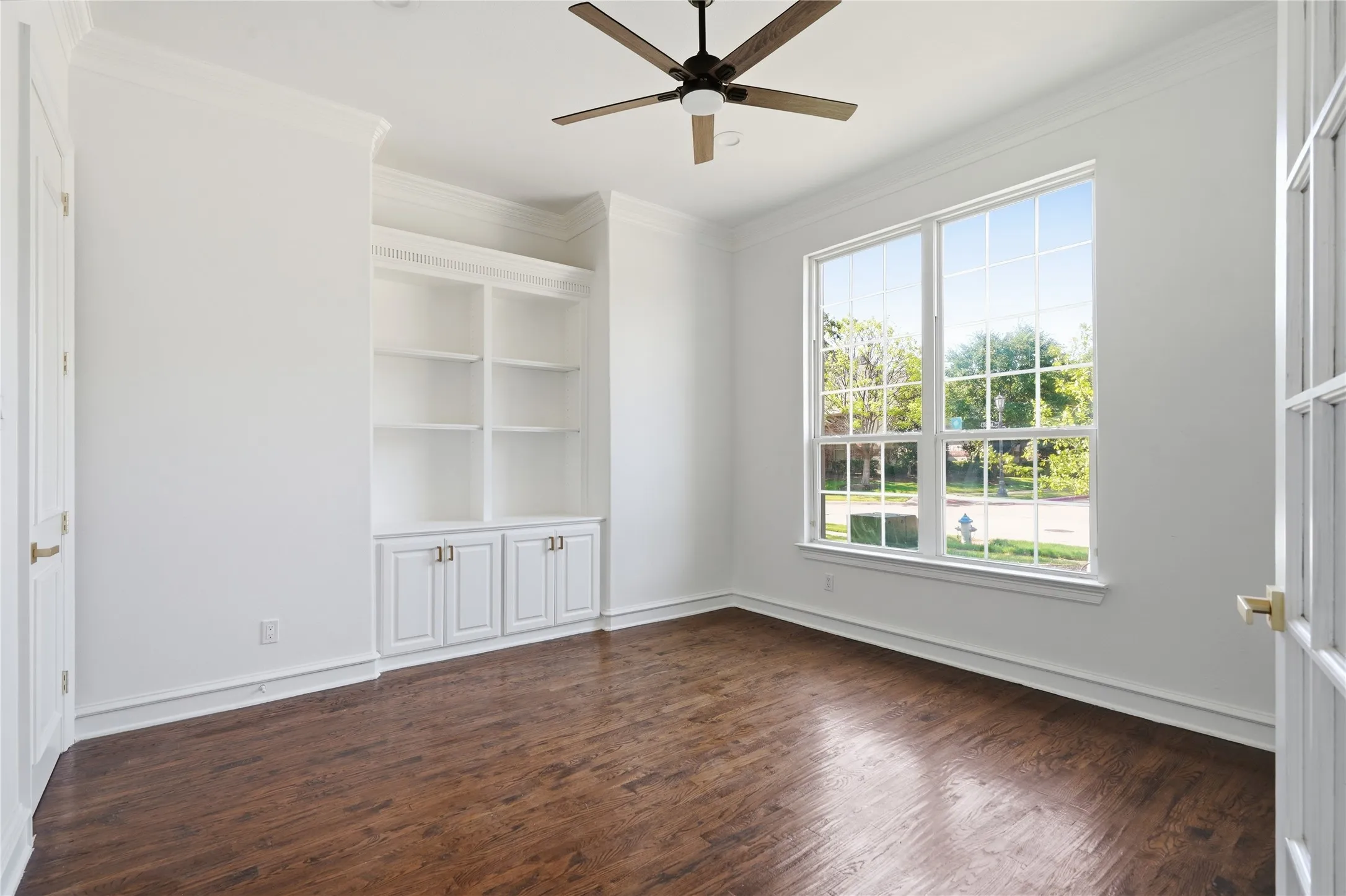 Single Family Residence For Sale in Denton County , 3313 Lochside, The Colony, Texas 75056, 5 Bedroom, 6 Bathroom, 3 Garage spaces, 5,142 Sqft, built in 2008, mls#21330746, Real Estate Agent in The Colony, Homes For Sale in Denton county, Homes For Sale in The Colony, Realtor in The Colony Texas, Real Estate Brokerage Independent Realty Texas, Luminita Cordes Realtor
