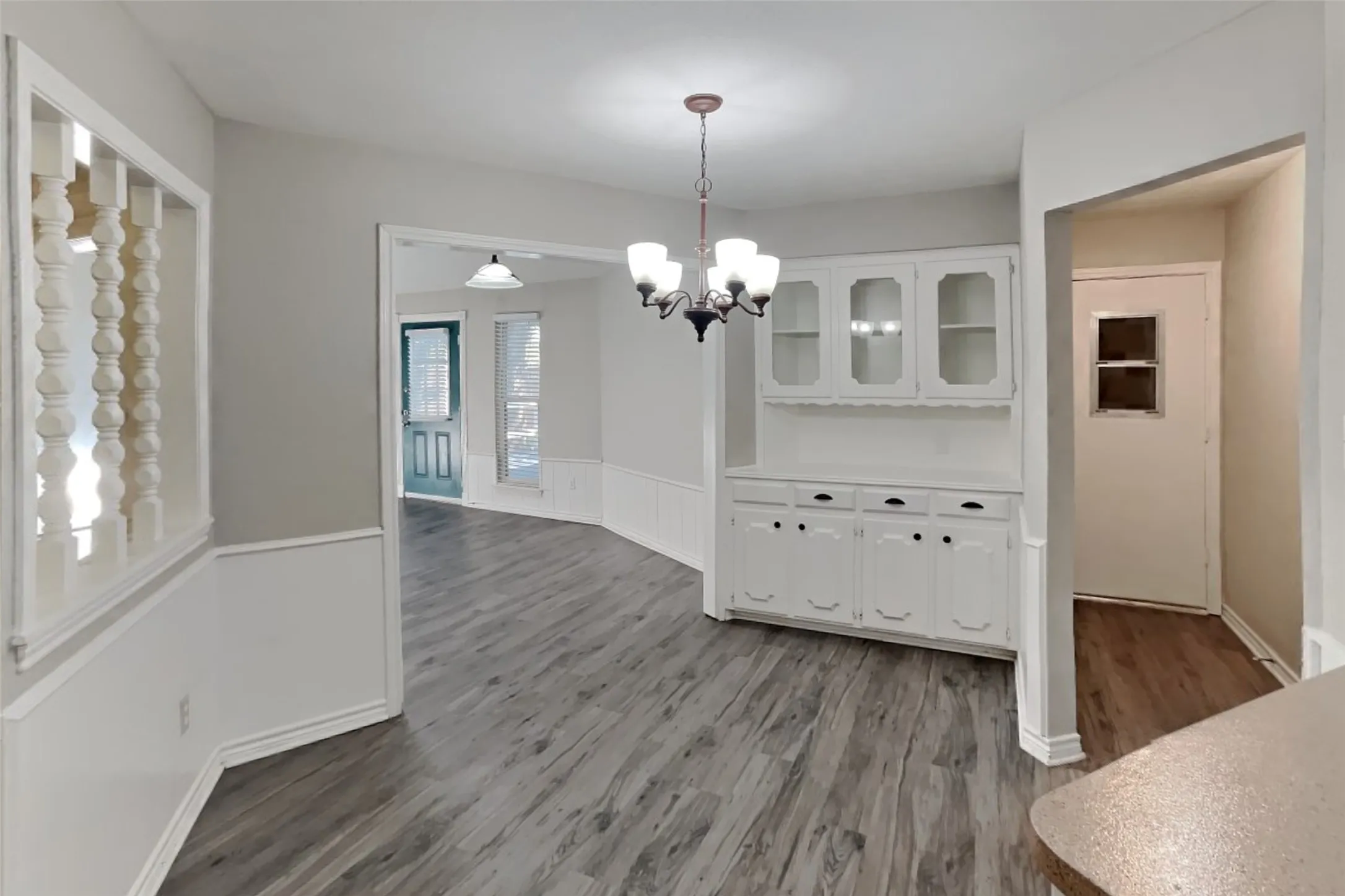 Single Family Residence For Rent in Denton County , 1944 Chesham Drive, Carrollton, Texas 75007, 3 Bedroom, 3 Bathroom, 2 Garage spaces, 2,141 Sqft, built in 1978, Price $2,540, mls#21340940, Real Estate Agent in Carrollton, Homes For Rent in Denton county, Homes For Rent in Carrollton, Realtor in Carrollton Texas, Real Estate Brokerage Independent Realty Texas, Luminita Cordes Realtor