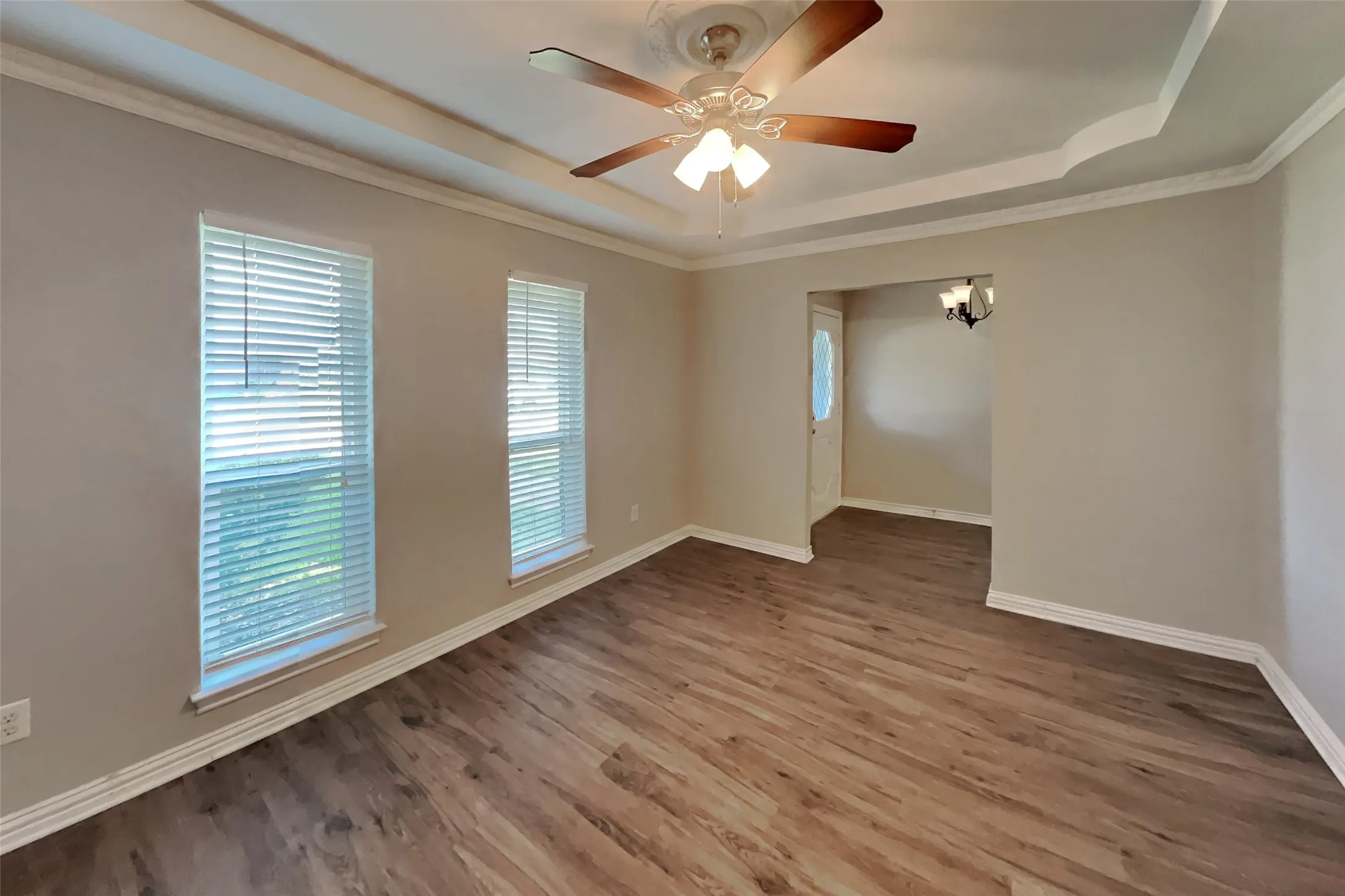 Single Family Residence For Rent in Denton County , 1944 Chesham Drive, Carrollton, Texas 75007, 3 Bedroom, 3 Bathroom, 2 Garage spaces, 2,141 Sqft, built in 1978, Price $2,540, mls#21340940, Real Estate Agent in Carrollton, Homes For Rent in Denton county, Homes For Rent in Carrollton, Realtor in Carrollton Texas, Real Estate Brokerage Independent Realty Texas, Luminita Cordes Realtor