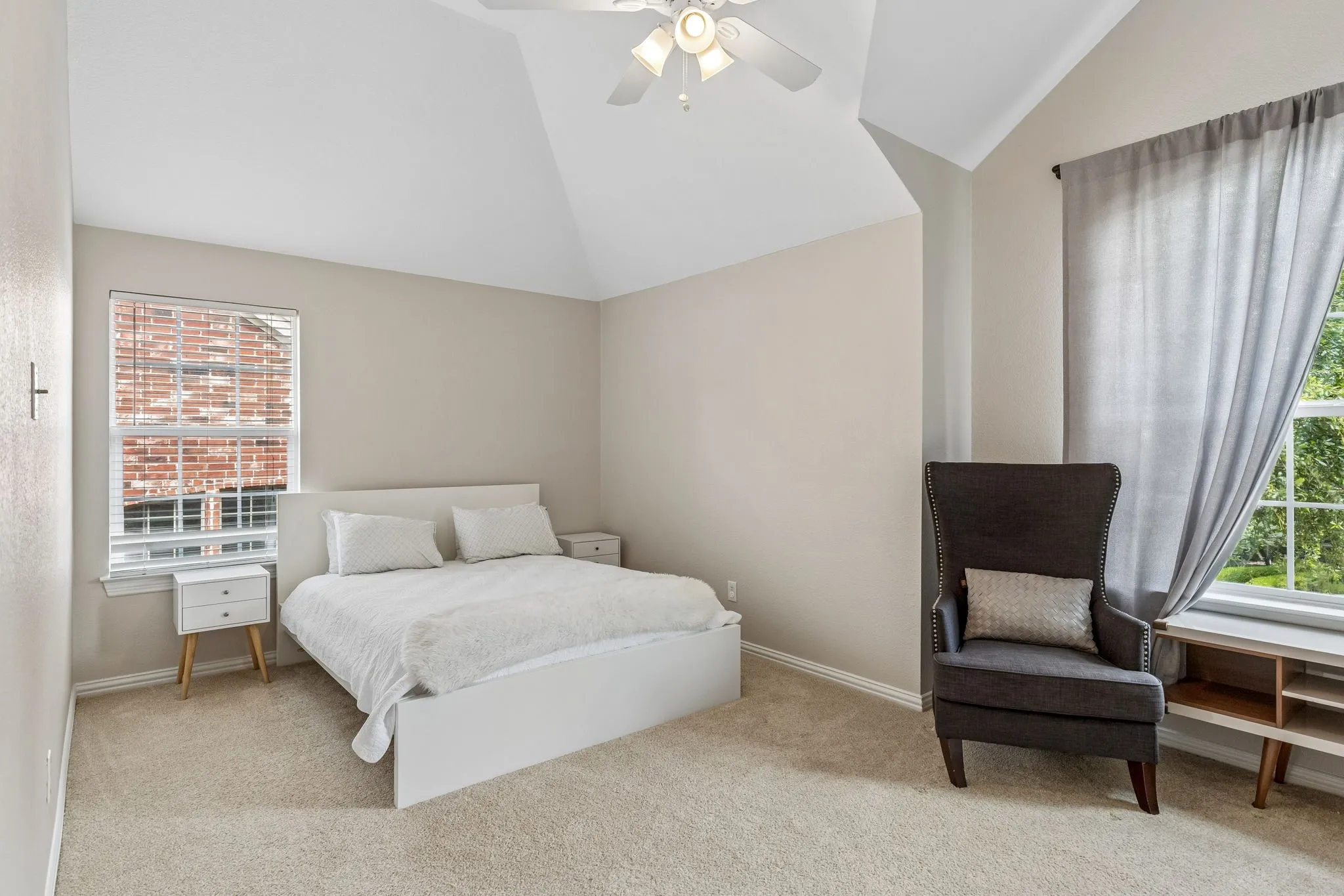 Single Family Residence For Rent in Denton County , 2245 Jaguar Drive, Frisco, Texas 75033, 5 Bedroom, 4 Bathroom, 2 Garage spaces, 3,878 Sqft, built in 2009, mls#21339257, Real Estate Agent in Frisco, Homes For Rent in Denton county, Homes For Rent in Frisco, Realtor in Frisco Texas, Real Estate Brokerage Independent Realty Texas, Luminita Cordes Realtor