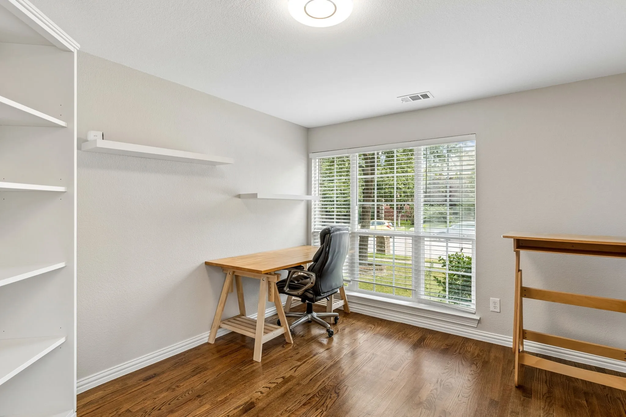 Single Family Residence For Rent in Denton County , 2245 Jaguar Drive, Frisco, Texas 75033, 5 Bedroom, 4 Bathroom, 2 Garage spaces, 3,878 Sqft, built in 2009, mls#21339257, Real Estate Agent in Frisco, Homes For Rent in Denton county, Homes For Rent in Frisco, Realtor in Frisco Texas, Real Estate Brokerage Independent Realty Texas, Luminita Cordes Realtor