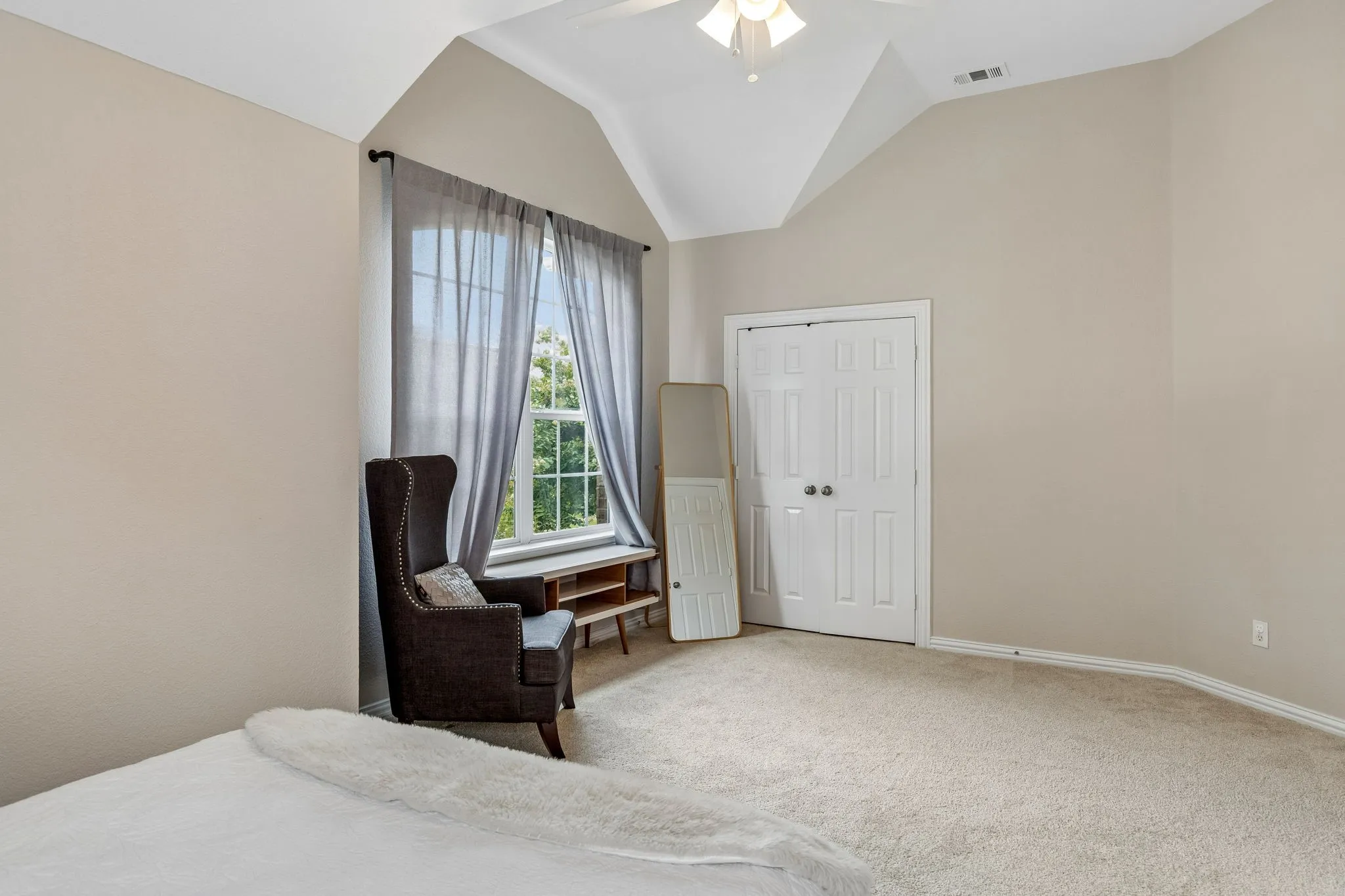 Single Family Residence For Rent in Denton County , 2245 Jaguar Drive, Frisco, Texas 75033, 5 Bedroom, 4 Bathroom, 2 Garage spaces, 3,878 Sqft, built in 2009, mls#21339257, Real Estate Agent in Frisco, Homes For Rent in Denton county, Homes For Rent in Frisco, Realtor in Frisco Texas, Real Estate Brokerage Independent Realty Texas, Luminita Cordes Realtor
