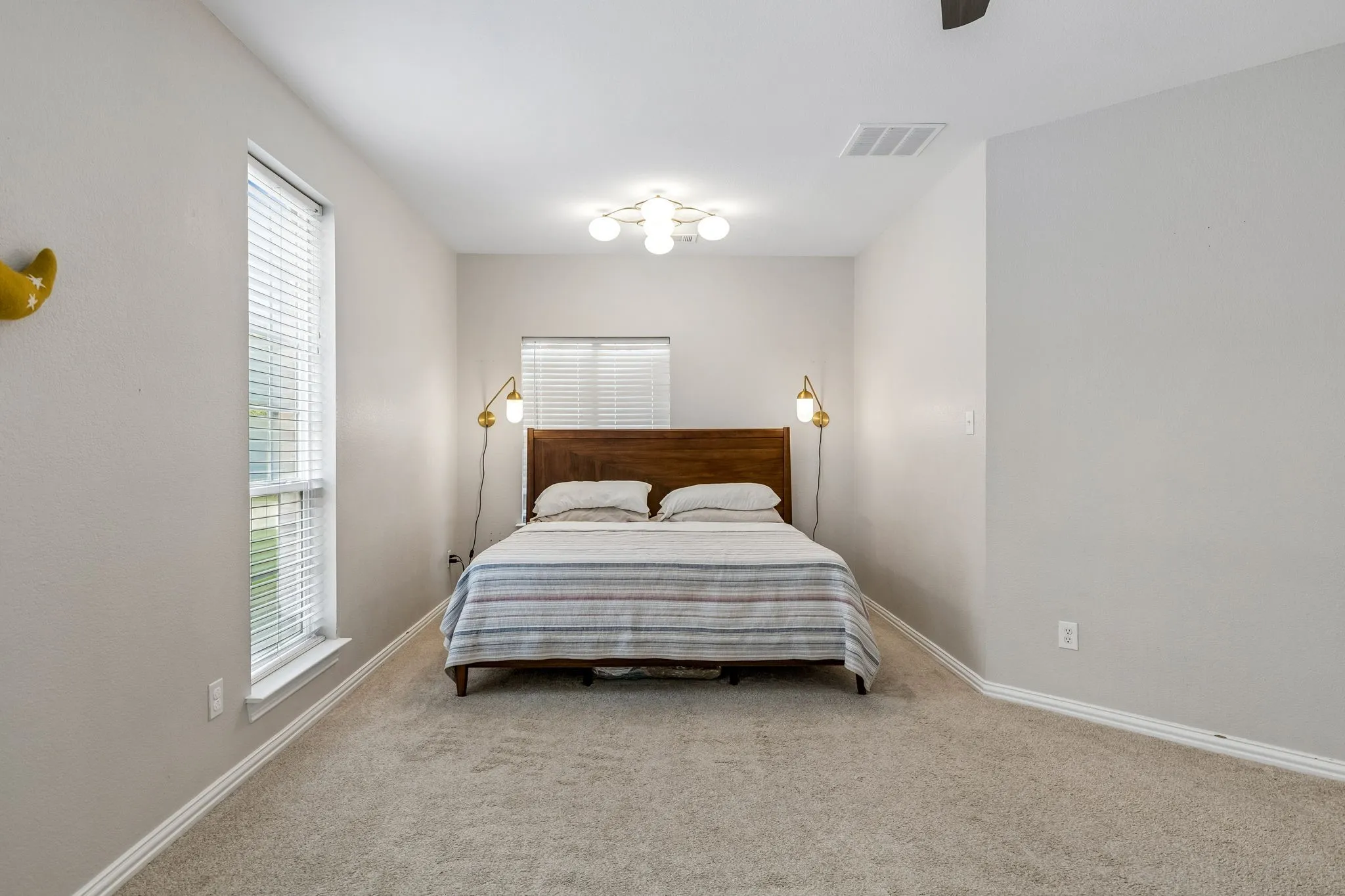 Single Family Residence For Rent in Denton County , 2245 Jaguar Drive, Frisco, Texas 75033, 5 Bedroom, 4 Bathroom, 2 Garage spaces, 3,878 Sqft, built in 2009, mls#21339257, Real Estate Agent in Frisco, Homes For Rent in Denton county, Homes For Rent in Frisco, Realtor in Frisco Texas, Real Estate Brokerage Independent Realty Texas, Luminita Cordes Realtor