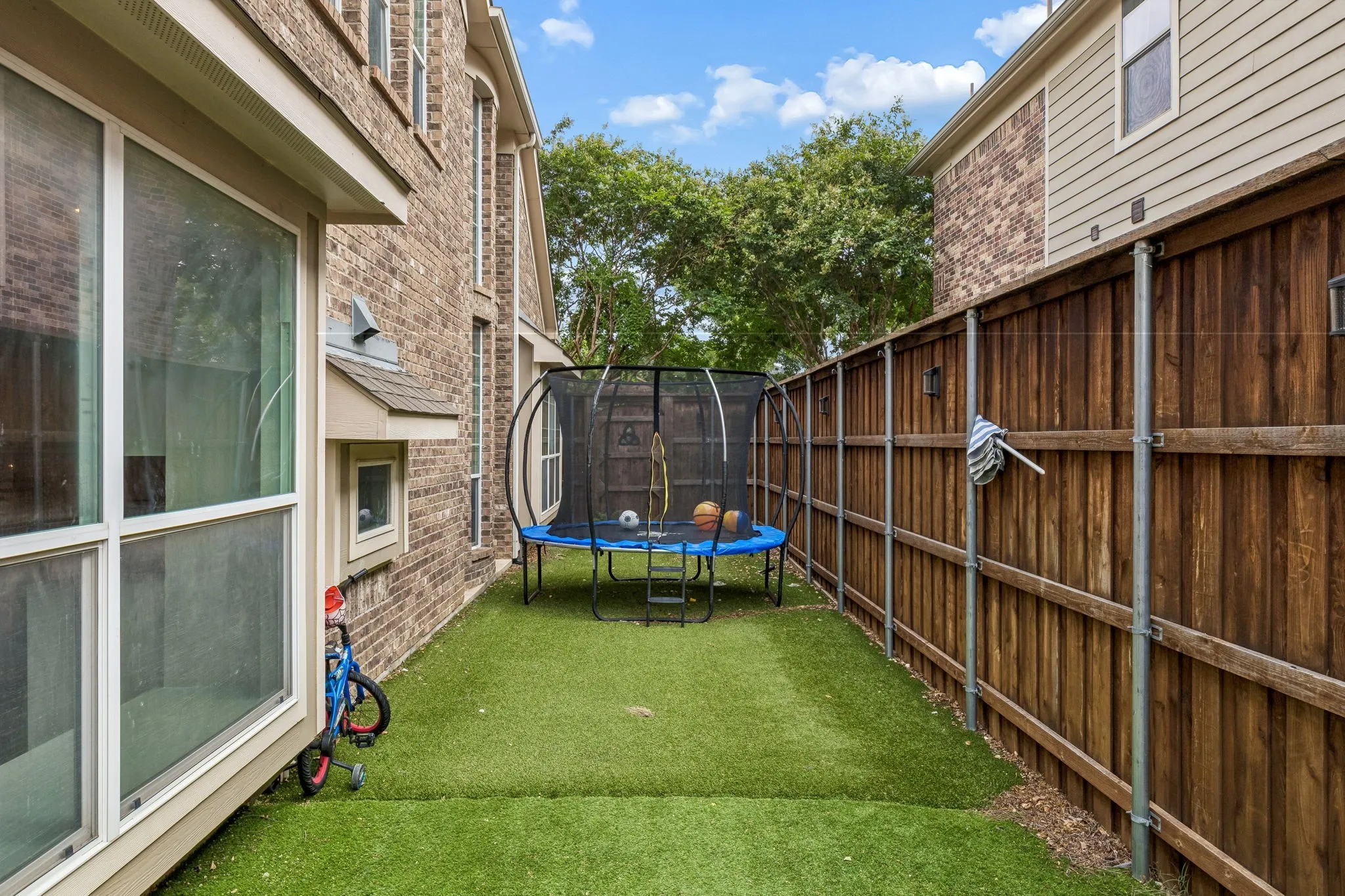 Single Family Residence For Rent in Denton County , 2245 Jaguar Drive, Frisco, Texas 75033, 5 Bedroom, 4 Bathroom, 2 Garage spaces, 3,878 Sqft, built in 2009, mls#21339257, Real Estate Agent in Frisco, Homes For Rent in Denton county, Homes For Rent in Frisco, Realtor in Frisco Texas, Real Estate Brokerage Independent Realty Texas, Luminita Cordes Realtor