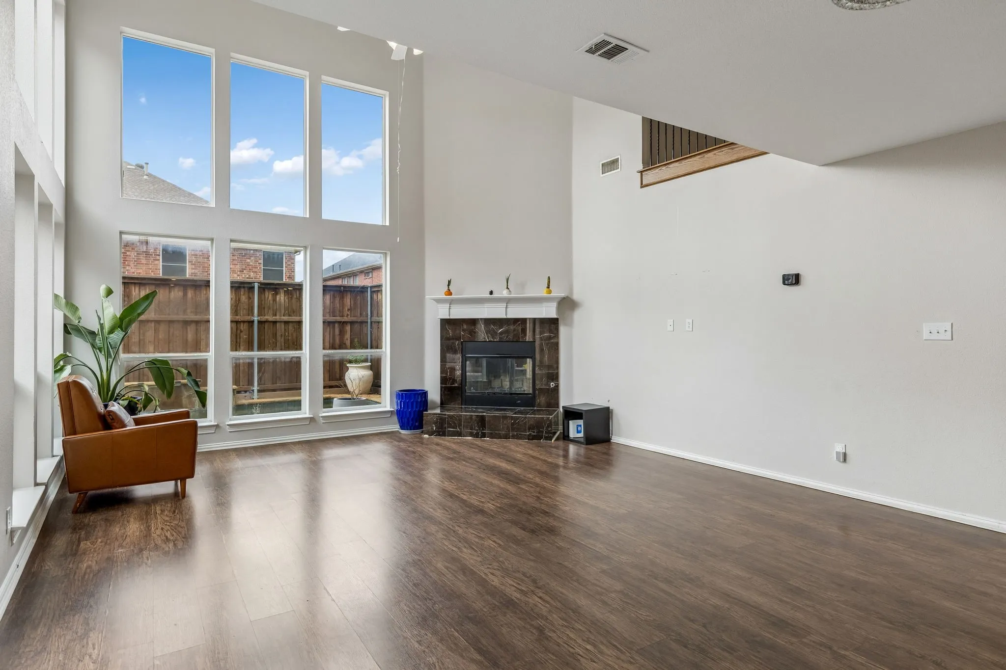 Single Family Residence For Rent in Denton County , 2245 Jaguar Drive, Frisco, Texas 75033, 5 Bedroom, 4 Bathroom, 2 Garage spaces, 3,878 Sqft, built in 2009, mls#21339257, Real Estate Agent in Frisco, Homes For Rent in Denton county, Homes For Rent in Frisco, Realtor in Frisco Texas, Real Estate Brokerage Independent Realty Texas, Luminita Cordes Realtor