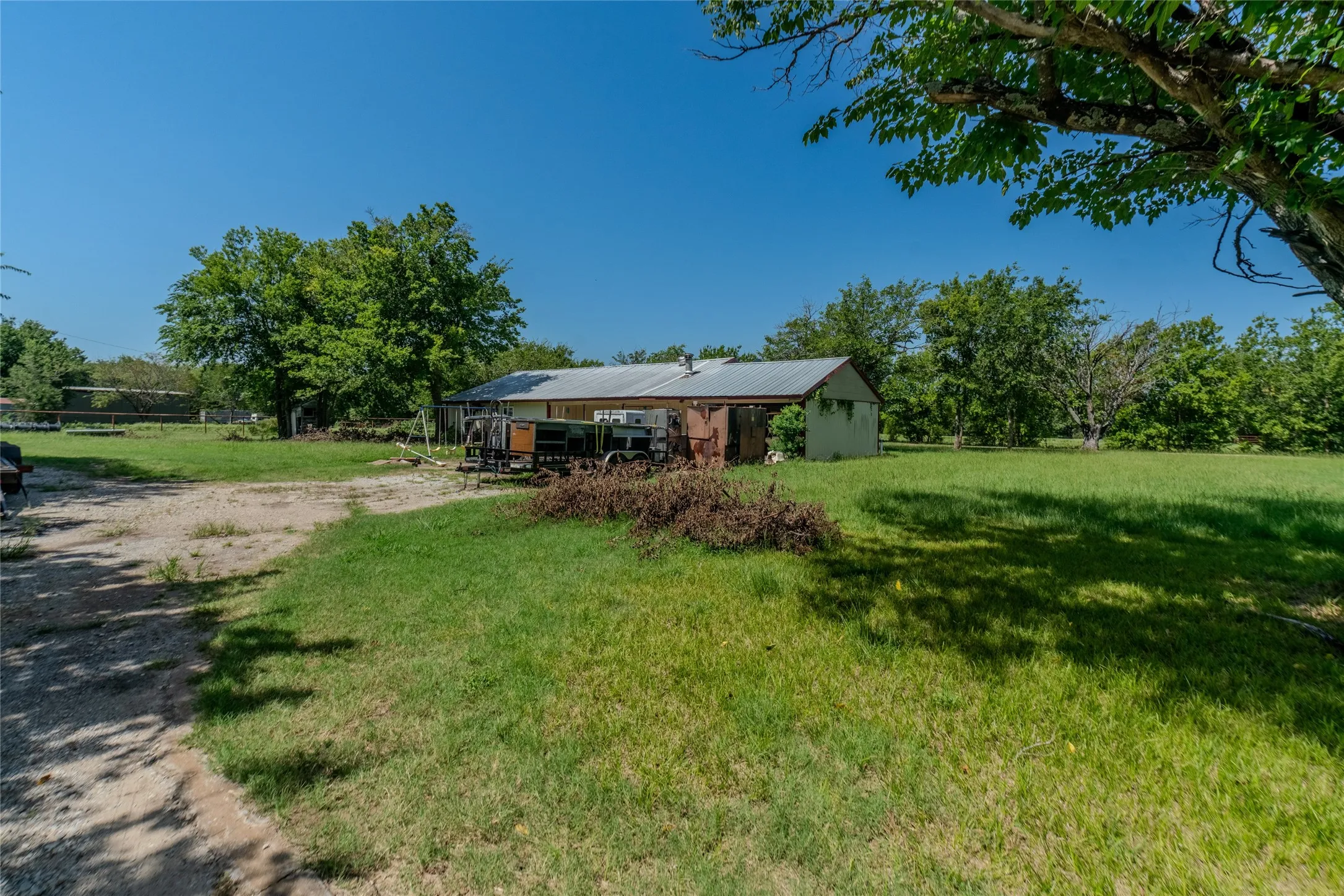 Single Family Residence For Sale in Hunt County , 1611 County Road 4104, Greenville, Texas 75401, 0, 0, Garage spaces, 1,540 Sqft, built in 1959, Price $850,000, mls#21340948, Real Estate Agent in Greenville, Homes For Sale in Hunt county, Homes For Sale in Greenville, Realtor in Greenville Texas, Real Estate Brokerage Independent Realty Texas, Luminita Cordes Realtor