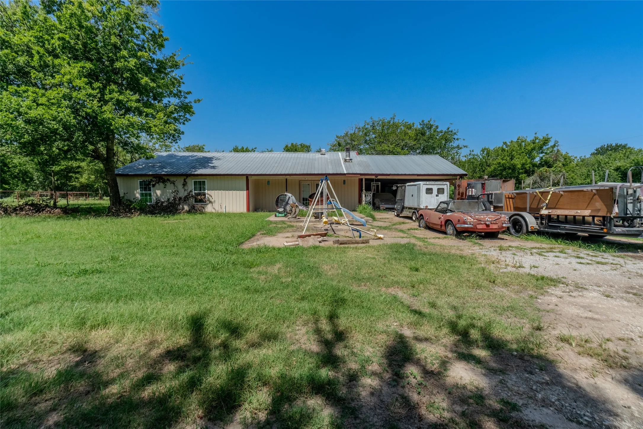 Single Family Residence For Sale in Hunt County , 1611 County Road 4104, Greenville, Texas 75401, 0, 0, Garage spaces, 1,540 Sqft, built in 1959, Price $850,000, mls#21340948, Real Estate Agent in Greenville, Homes For Sale in Hunt county, Homes For Sale in Greenville, Realtor in Greenville Texas, Real Estate Brokerage Independent Realty Texas, Luminita Cordes Realtor