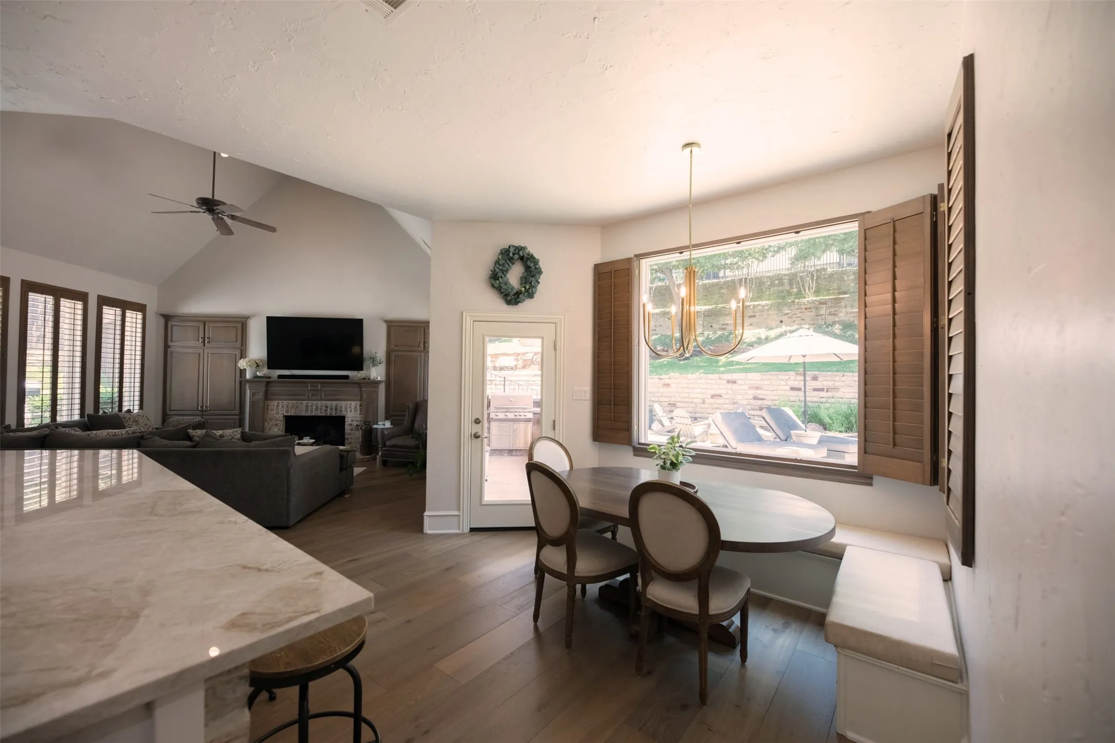 Single Family Residence For Sale in Denton County , 805 Lake Breeze Drive, Highland Village, Texas 75077, 4 Bedroom, 4 Bathroom, 3 Garage spaces, 3,566 Sqft, built in 1998, mls#21339901, Real Estate Agent in Highland Village, Homes For Sale in Denton county, Homes For Sale in Highland Village, Realtor in Highland Village Texas, Real Estate Brokerage Independent Realty Texas, Luminita Cordes Realtor