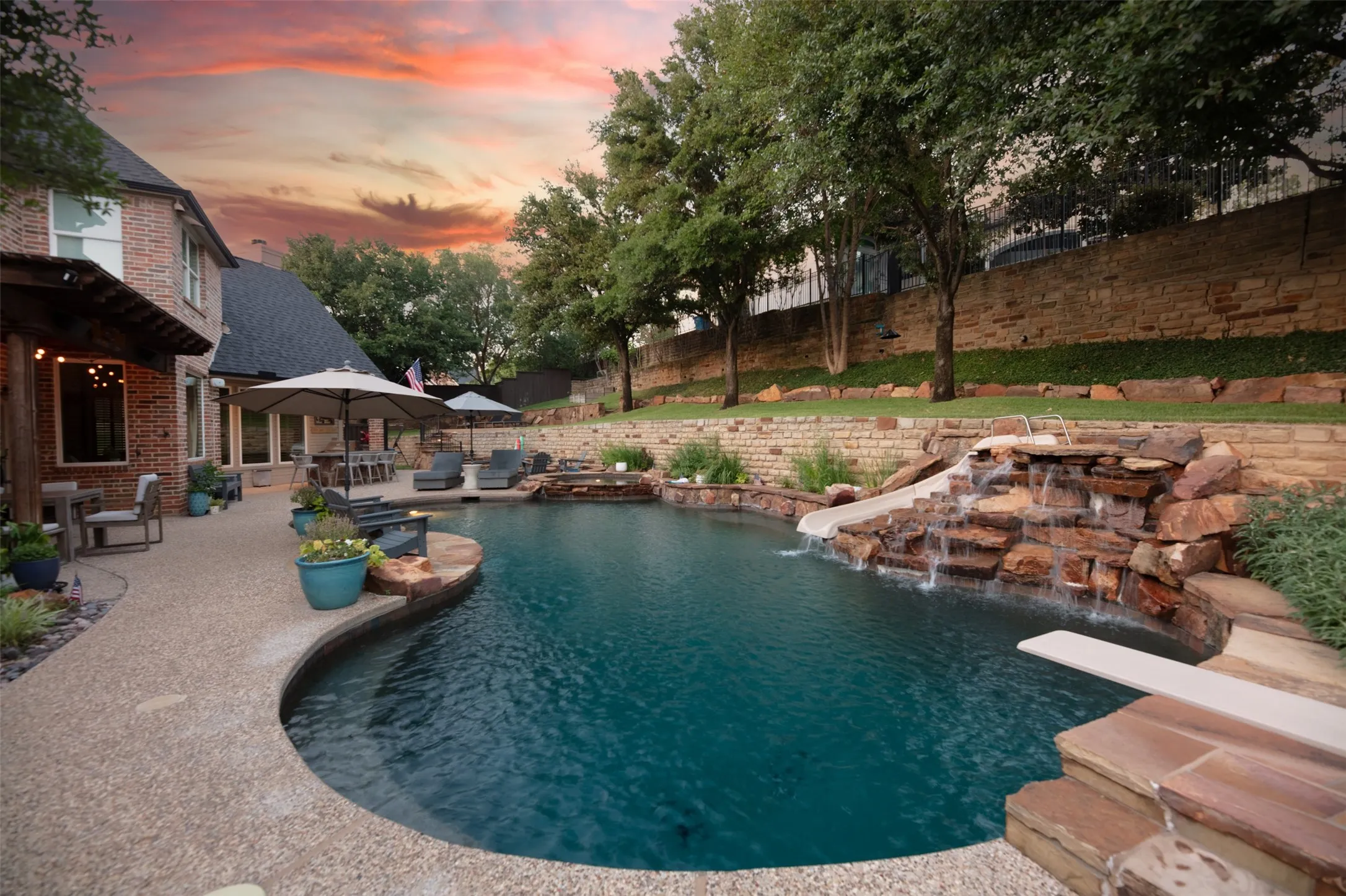 Single Family Residence For Sale in Denton County , 805 Lake Breeze Drive, Highland Village, Texas 75077, 4 Bedroom, 4 Bathroom, 3 Garage spaces, 3,566 Sqft, built in 1998, mls#21339901, Real Estate Agent in Highland Village, Homes For Sale in Denton county, Homes For Sale in Highland Village, Realtor in Highland Village Texas, Real Estate Brokerage Independent Realty Texas, Luminita Cordes Realtor