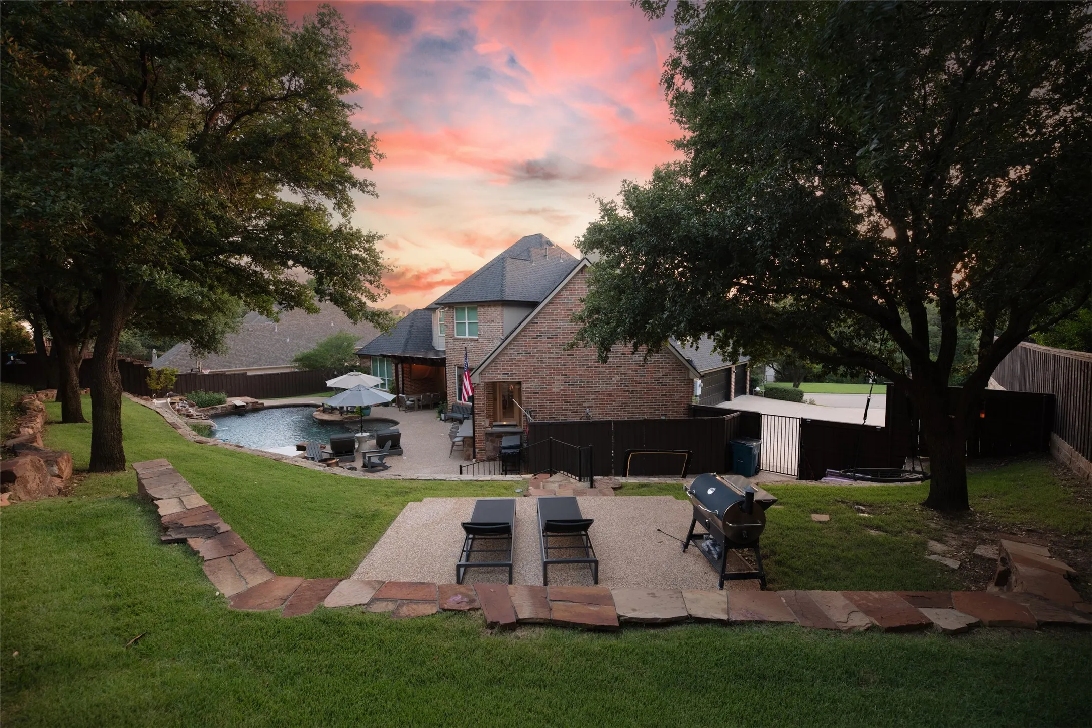 Single Family Residence For Sale in Denton County , 805 Lake Breeze Drive, Highland Village, Texas 75077, 4 Bedroom, 4 Bathroom, 3 Garage spaces, 3,566 Sqft, built in 1998, mls#21339901, Real Estate Agent in Highland Village, Homes For Sale in Denton county, Homes For Sale in Highland Village, Realtor in Highland Village Texas, Real Estate Brokerage Independent Realty Texas, Luminita Cordes Realtor