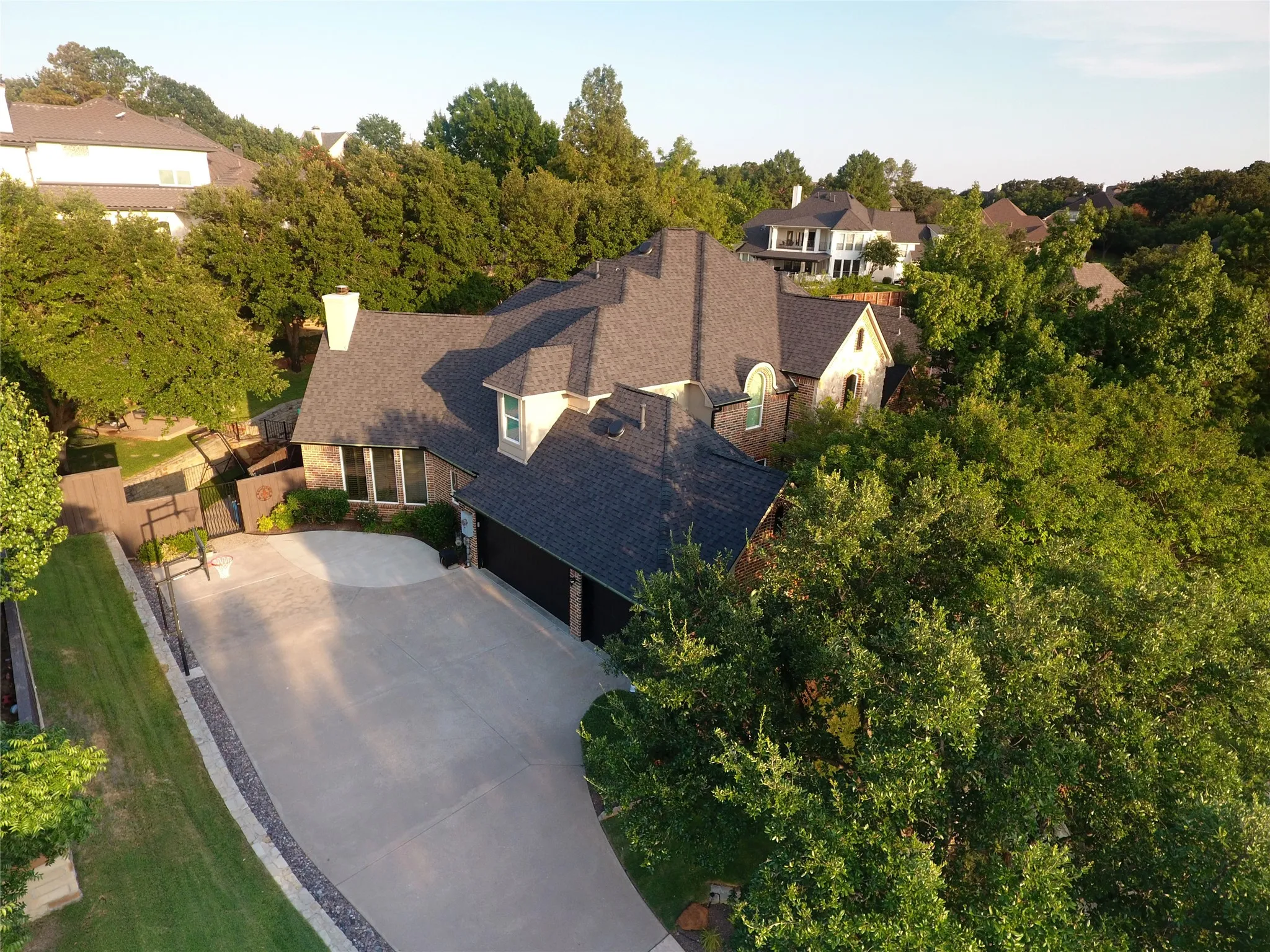 Single Family Residence For Sale in Denton County , 805 Lake Breeze Drive, Highland Village, Texas 75077, 4 Bedroom, 4 Bathroom, 3 Garage spaces, 3,566 Sqft, built in 1998, mls#21339901, Real Estate Agent in Highland Village, Homes For Sale in Denton county, Homes For Sale in Highland Village, Realtor in Highland Village Texas, Real Estate Brokerage Independent Realty Texas, Luminita Cordes Realtor