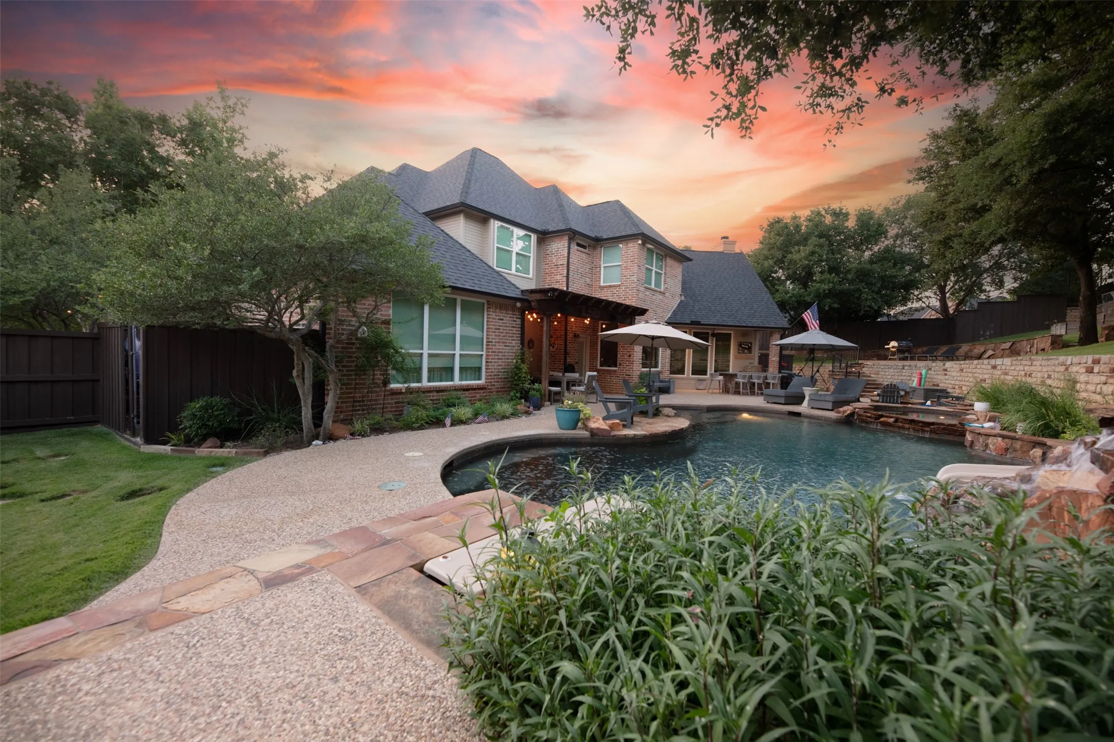 Single Family Residence For Sale in Denton County , 805 Lake Breeze Drive, Highland Village, Texas 75077, 4 Bedroom, 4 Bathroom, 3 Garage spaces, 3,566 Sqft, built in 1998, mls#21339901, Real Estate Agent in Highland Village, Homes For Sale in Denton county, Homes For Sale in Highland Village, Realtor in Highland Village Texas, Real Estate Brokerage Independent Realty Texas, Luminita Cordes Realtor
