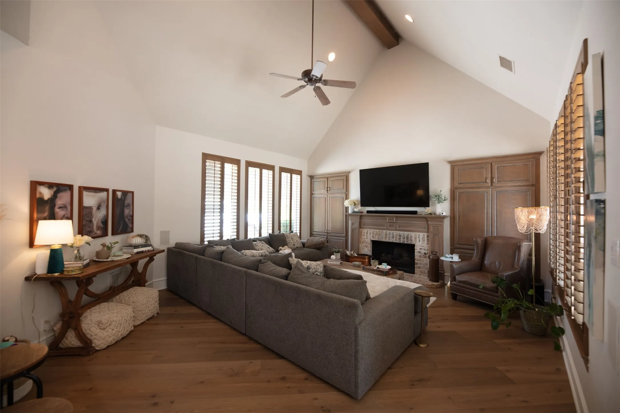 Single Family Residence For Sale in Denton County , 805 Lake Breeze Drive, Highland Village, Texas 75077, 4 Bedroom, 4 Bathroom, 3 Garage spaces, 3,566 Sqft, built in 1998, mls#21339901, Real Estate Agent in Highland Village, Homes For Sale in Denton county, Homes For Sale in Highland Village, Realtor in Highland Village Texas, Real Estate Brokerage Independent Realty Texas, Luminita Cordes Realtor